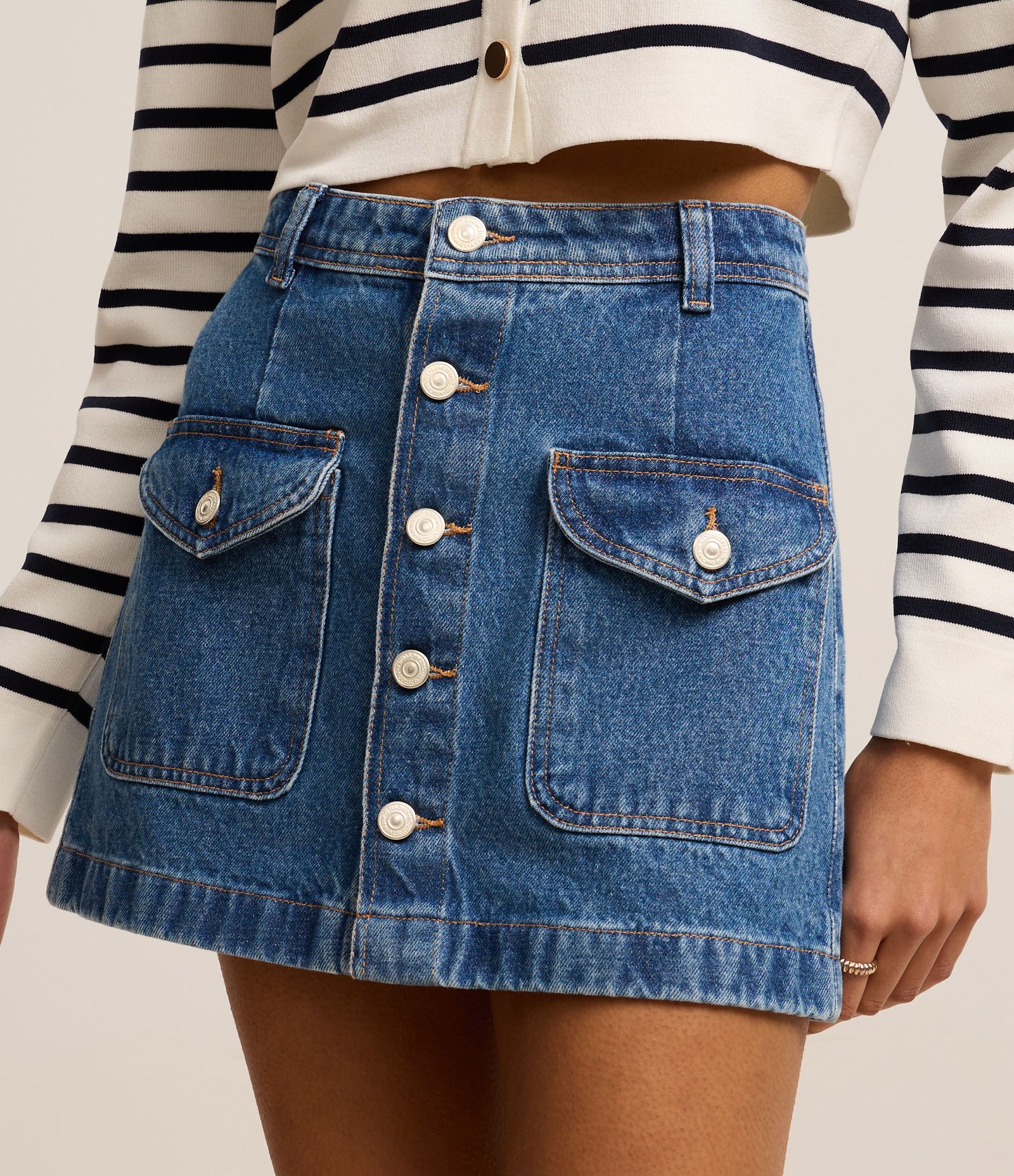 Saia Curta em Jeans com Botões e Bolsos Frontais Azul 3