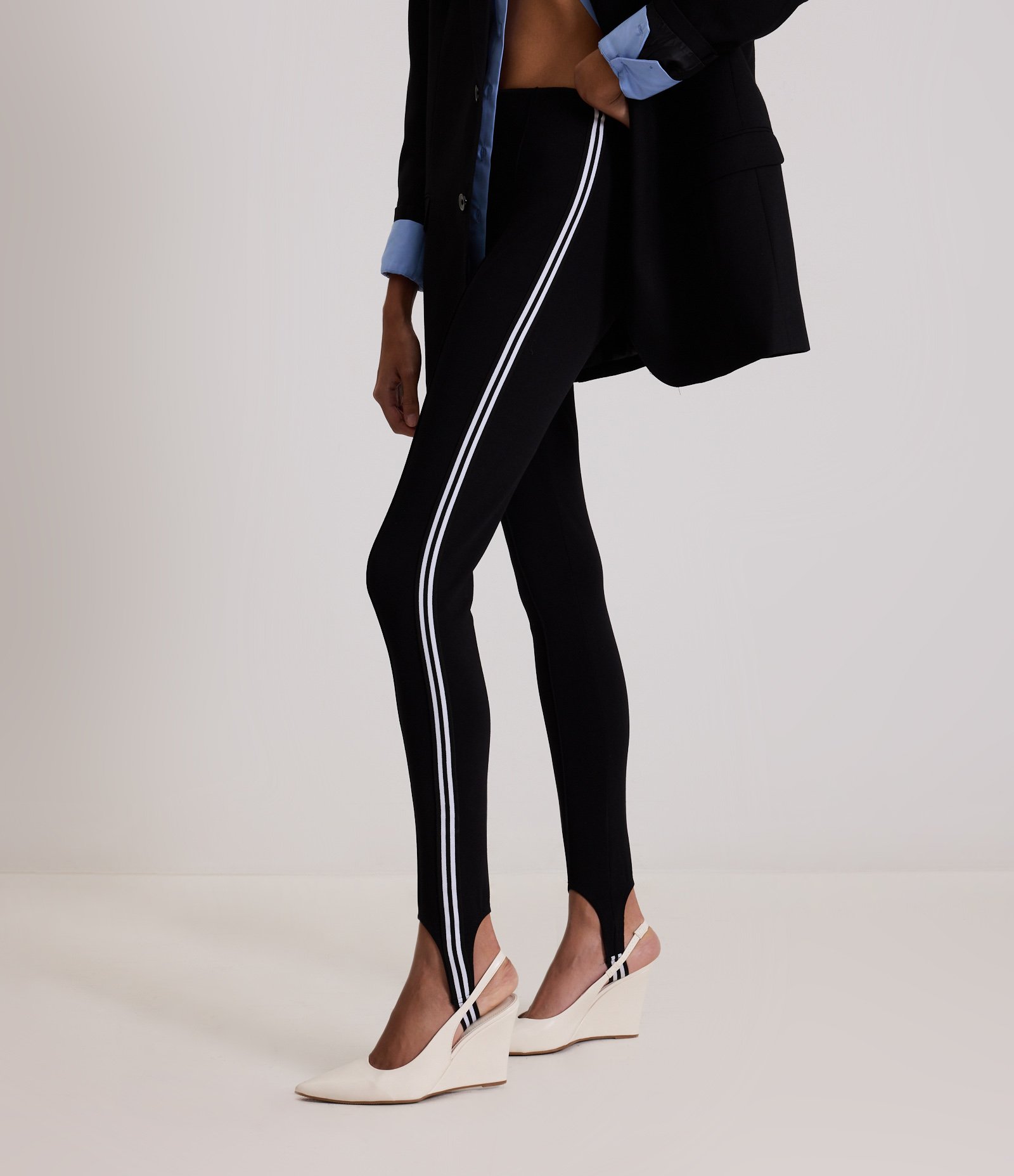 Calça Legging em Ribana com Pézinho Preto 2