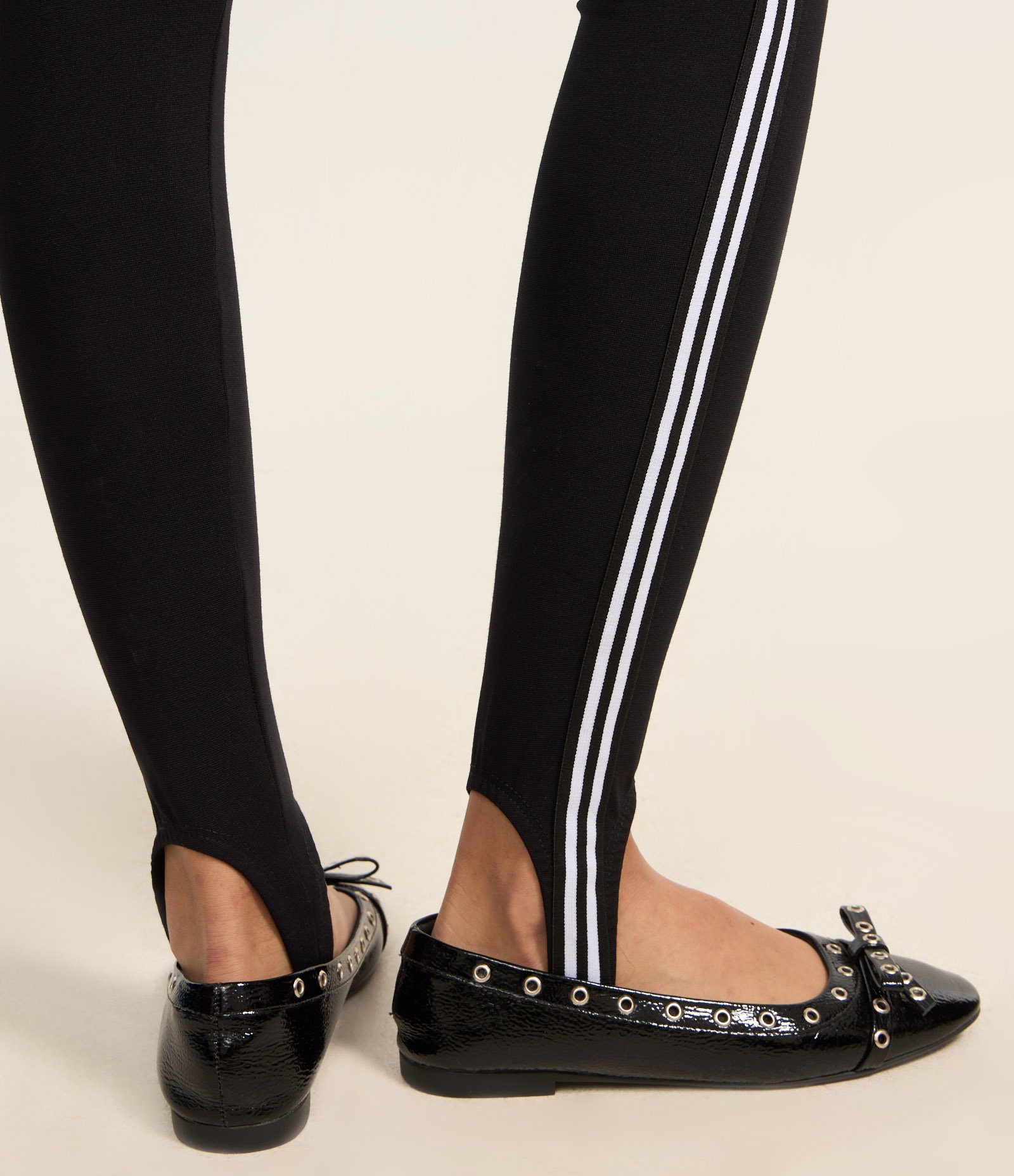 Calça Legging em Ribana com Pézinho Preto 6