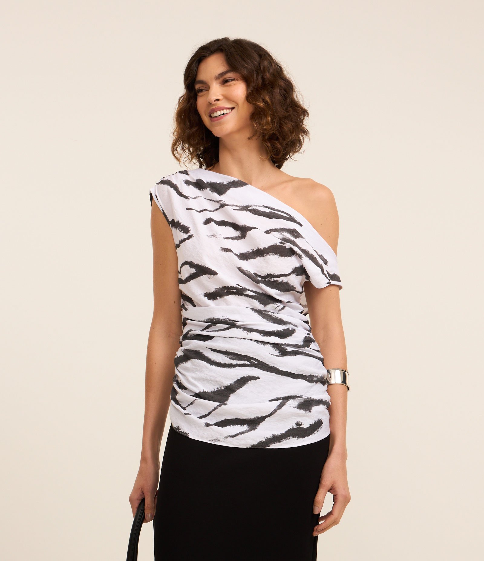 Blusa sem Manga em Crepe com Franzido e Estampa Animal Print Zebra Branco 2