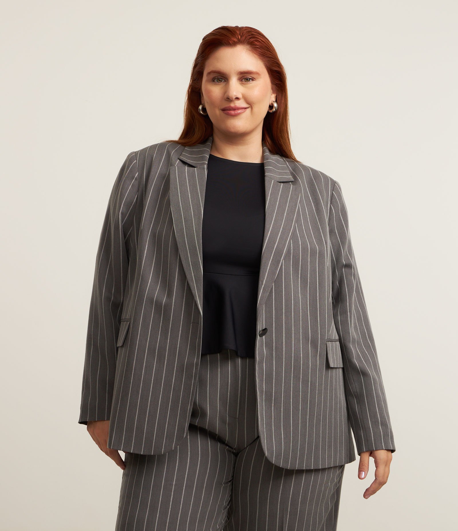 Blazer Alfaiatado com Botão e Riscas de Giz Curve & Plus Size Cinza 1
