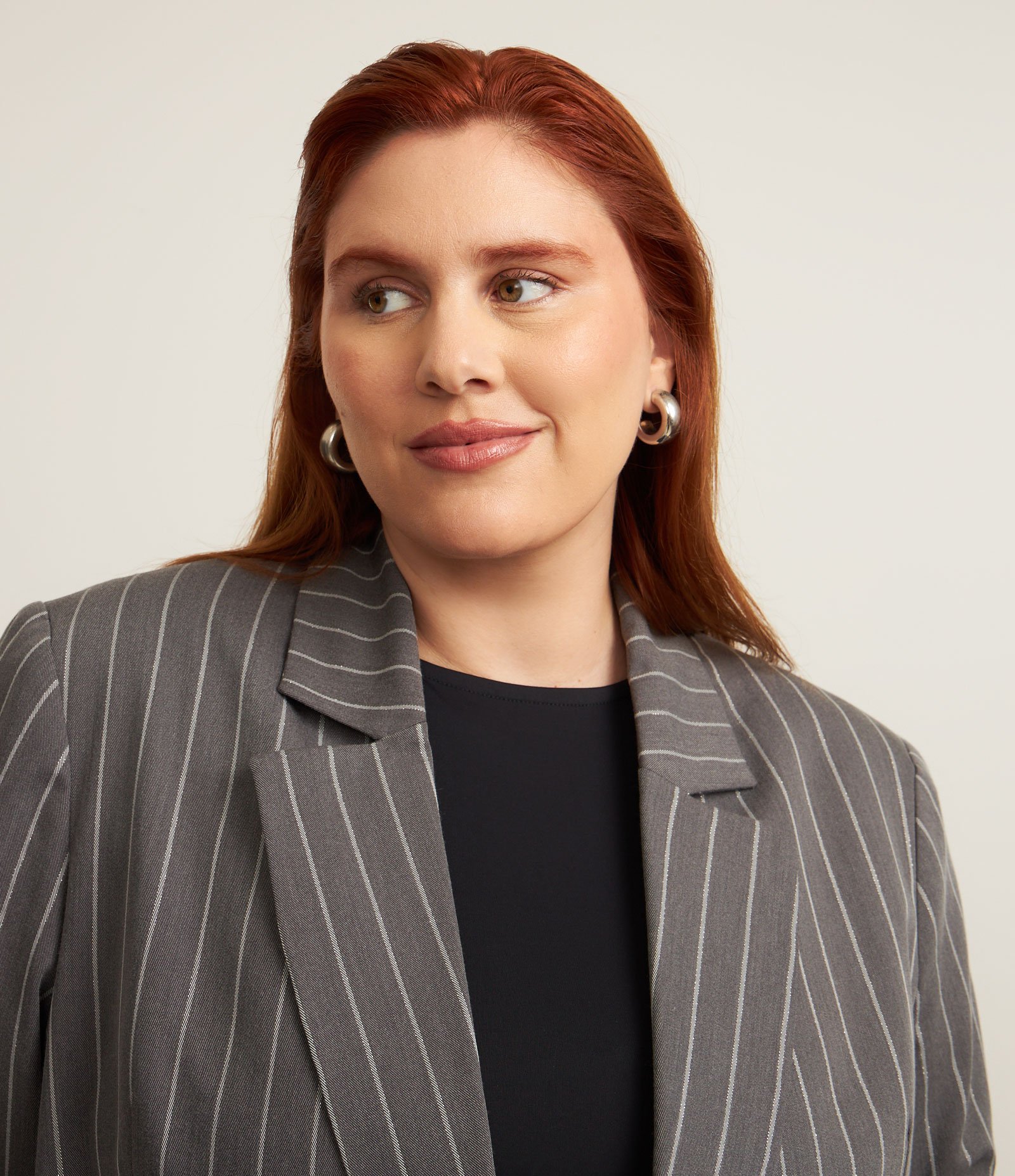 Blazer Alfaiatado com Botão e Riscas de Giz Curve & Plus Size Cinza 3