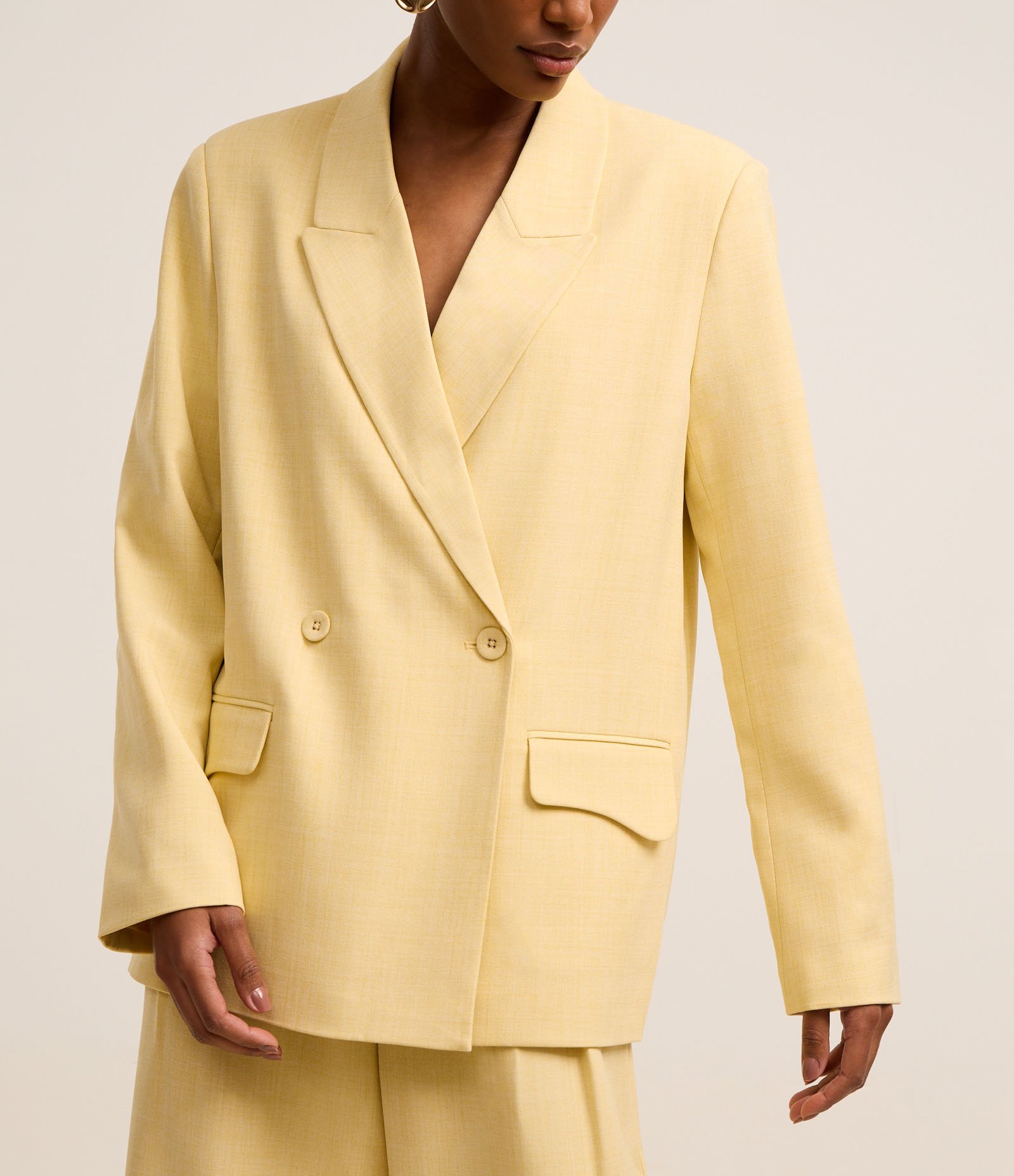 Blazer Oversized em Alfaiataria Transpassado com Bolsos Lapela Amarelo 5