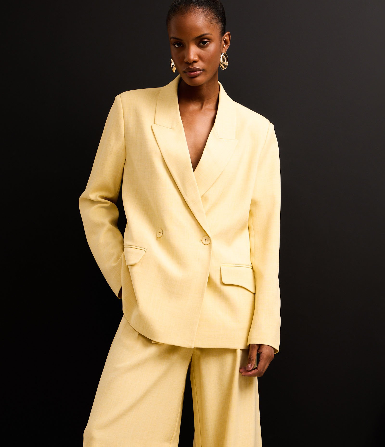 Blazer Oversized em Alfaiataria Transpassado com Bolsos Lapela Amarelo 6