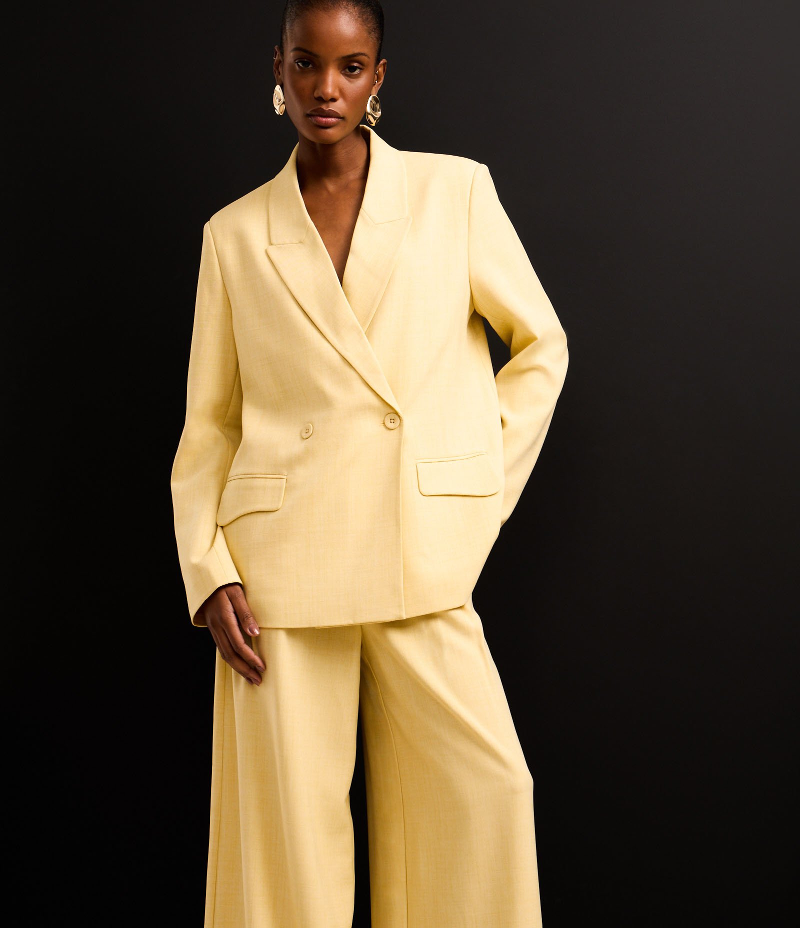 Calça Wide Leg em Alfaiataria com Pregas e Cintura Alta Amarelo 7