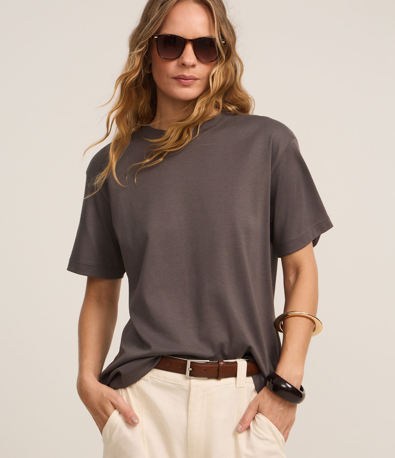 Camiseta em Algodão Peruano com Gola Redonda Cinza 1