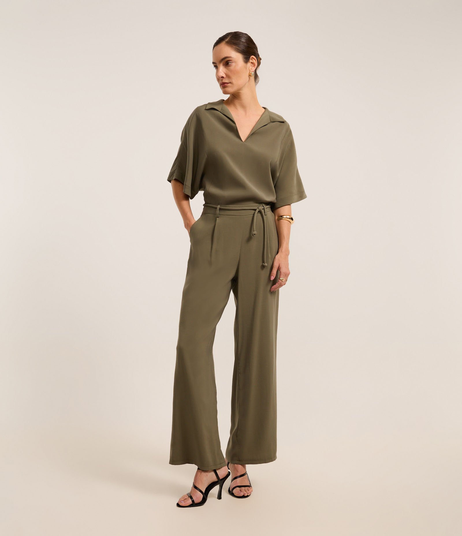 Calça Wide Leg Cintura Alta em Viscose com Cinto Corda Verde Oliva 1