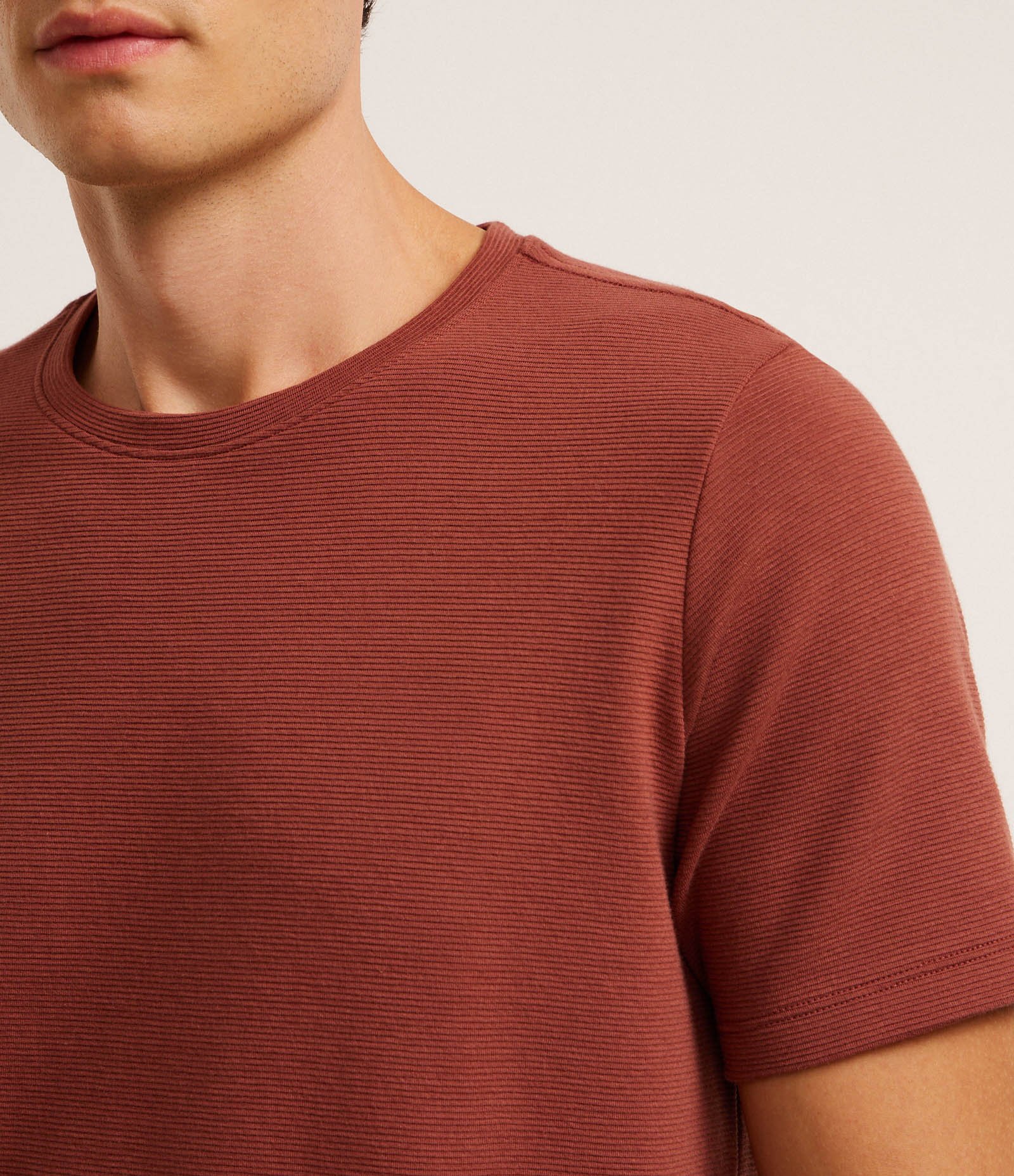 Camiseta Slim em Algodão Peruano com Textura Canelada Terracota 3