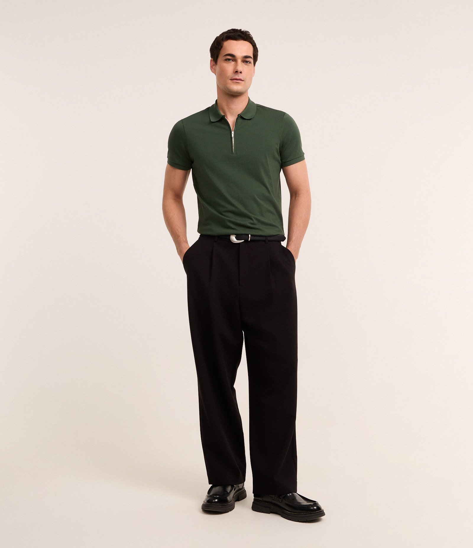 Camisa Polo em Algodão Peruano com Zíper na Gola Verde 3