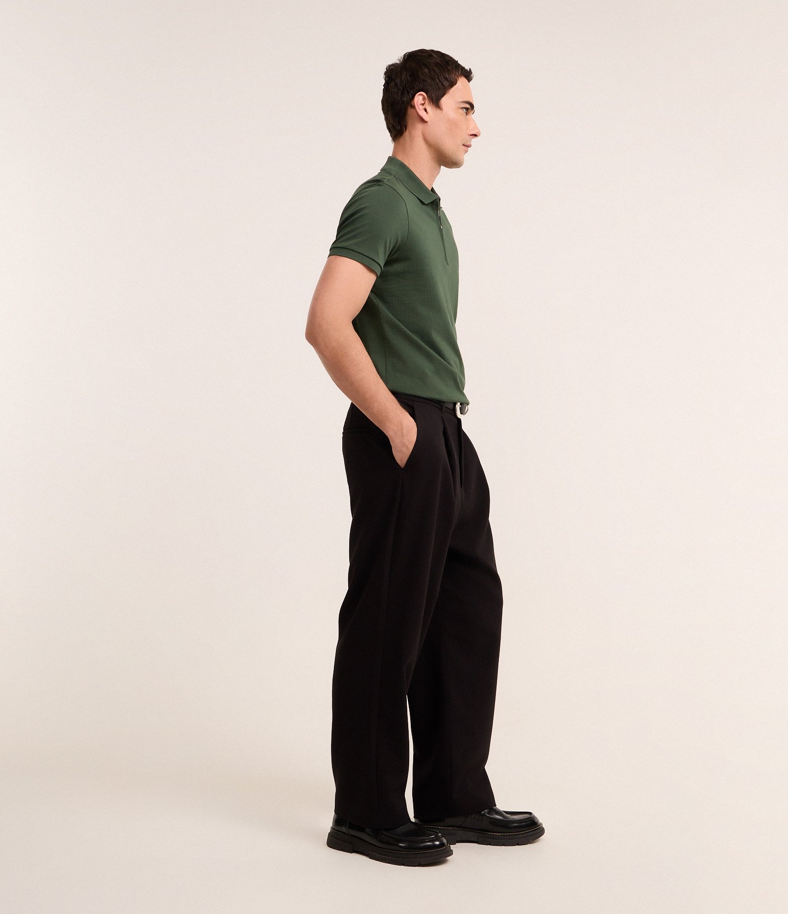 Camisa Polo em Algodão Peruano com Zíper na Gola Verde 5