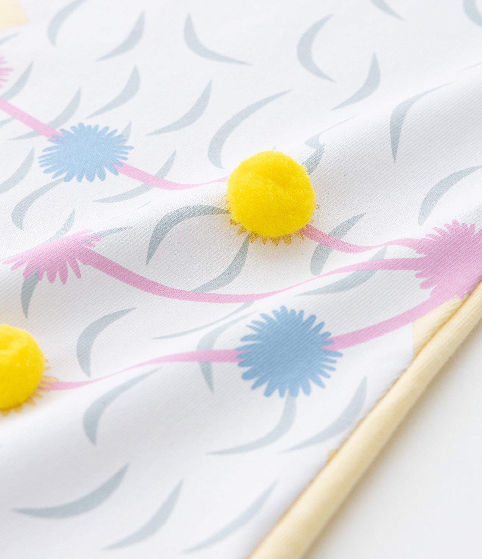 Camisola Infantil com Pompons e Estampa Lhama - Tam 5 a 14 Anos Amarelo 3