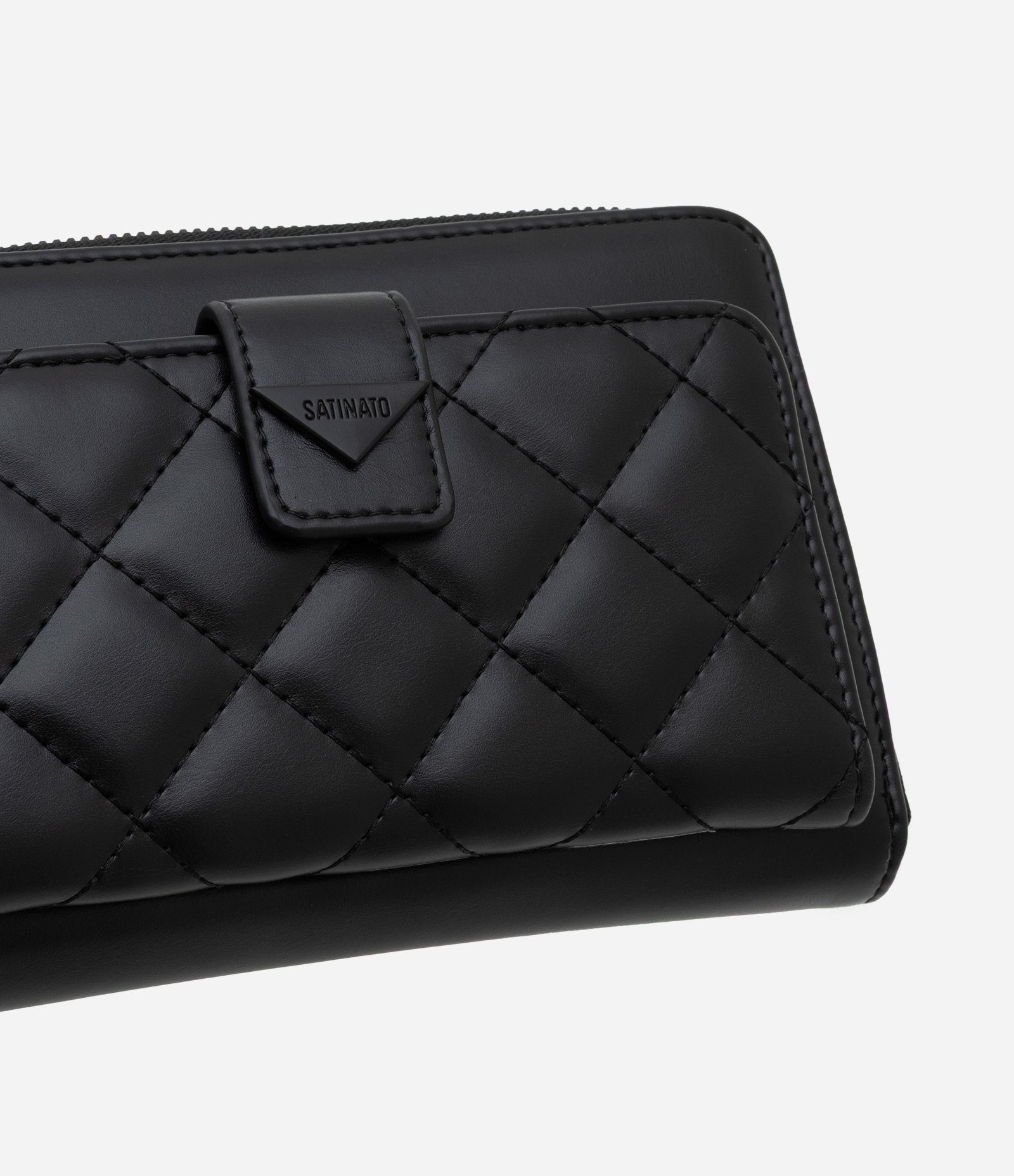 Carteira Média com Bolsinho e Textura Matelassê Preto 5