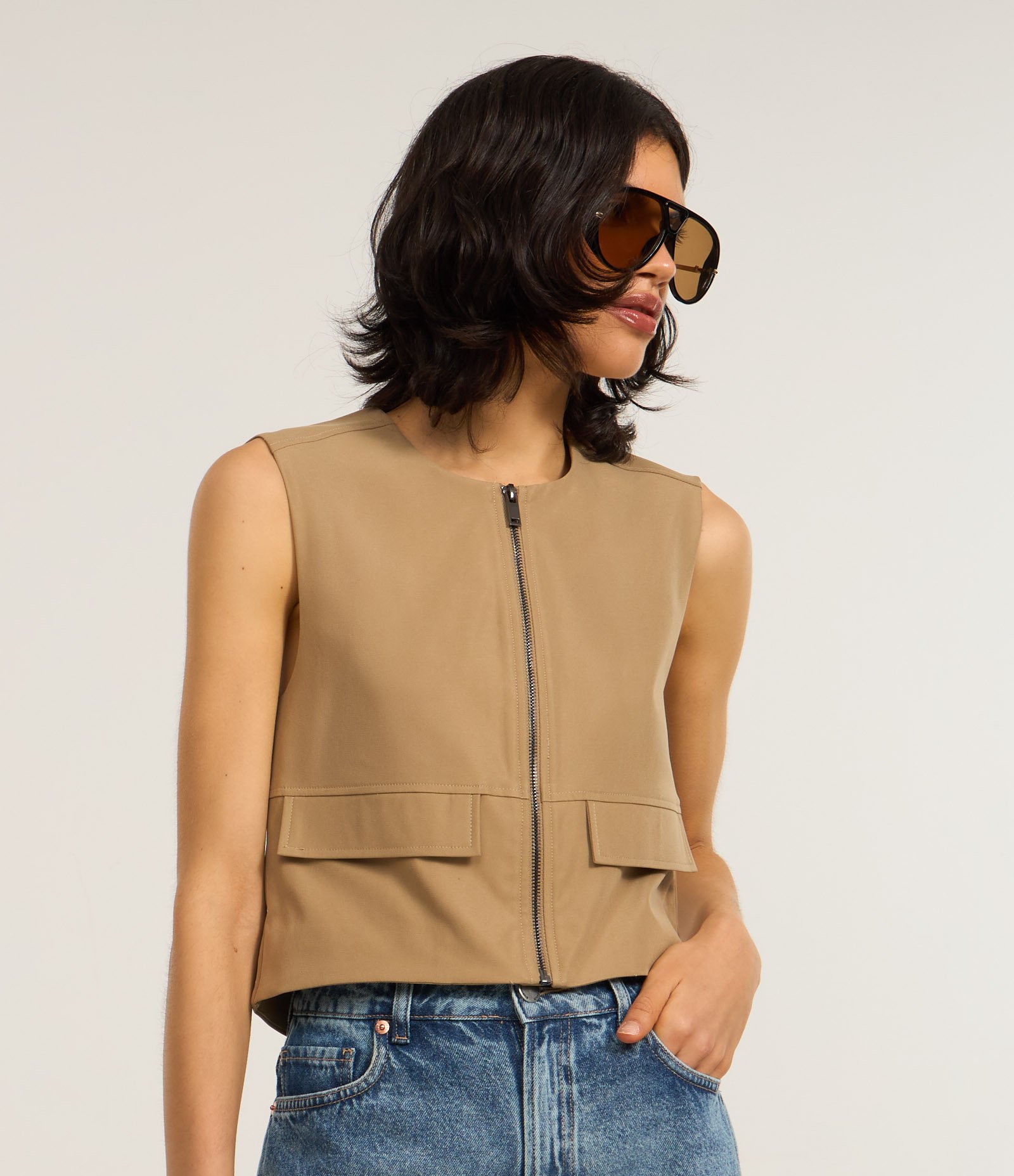 Colete em Alfaiataria com Bolsos e Lapela Bege 2