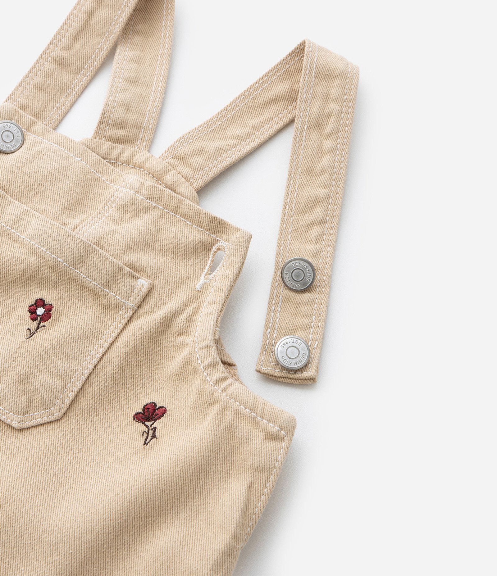 Salopete Infantil Jeans com Bordado Floral - Tam 1 a 6 Anos Bege 6