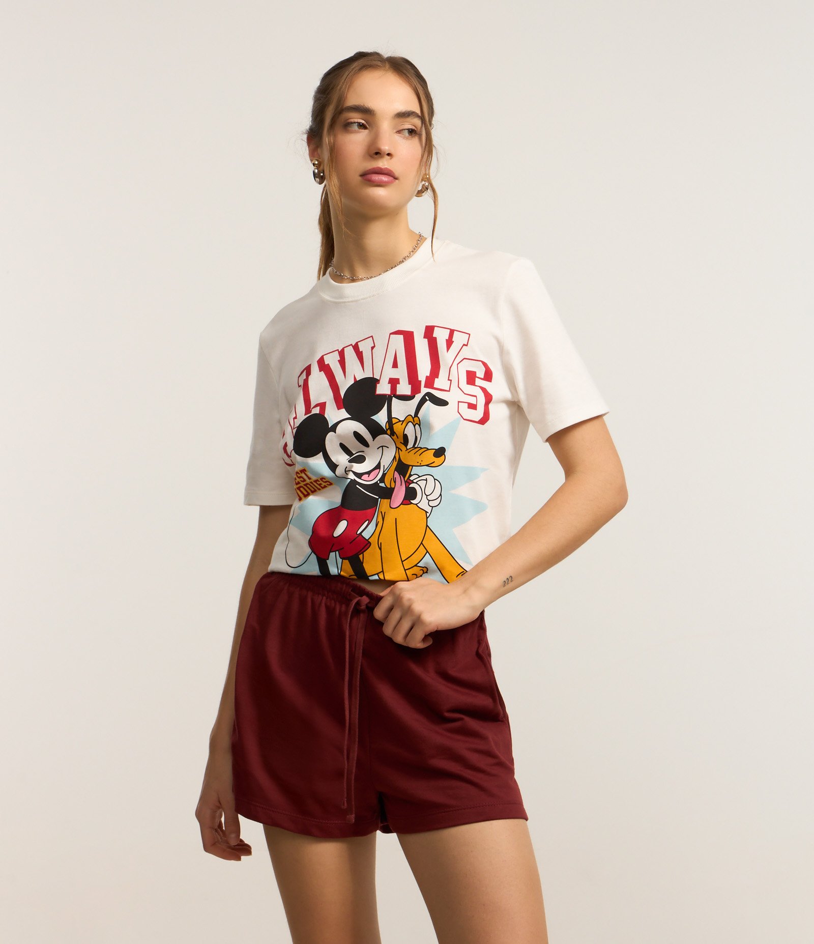 Short em Moletom com Cordão e Cós Elástico Vermelho 2