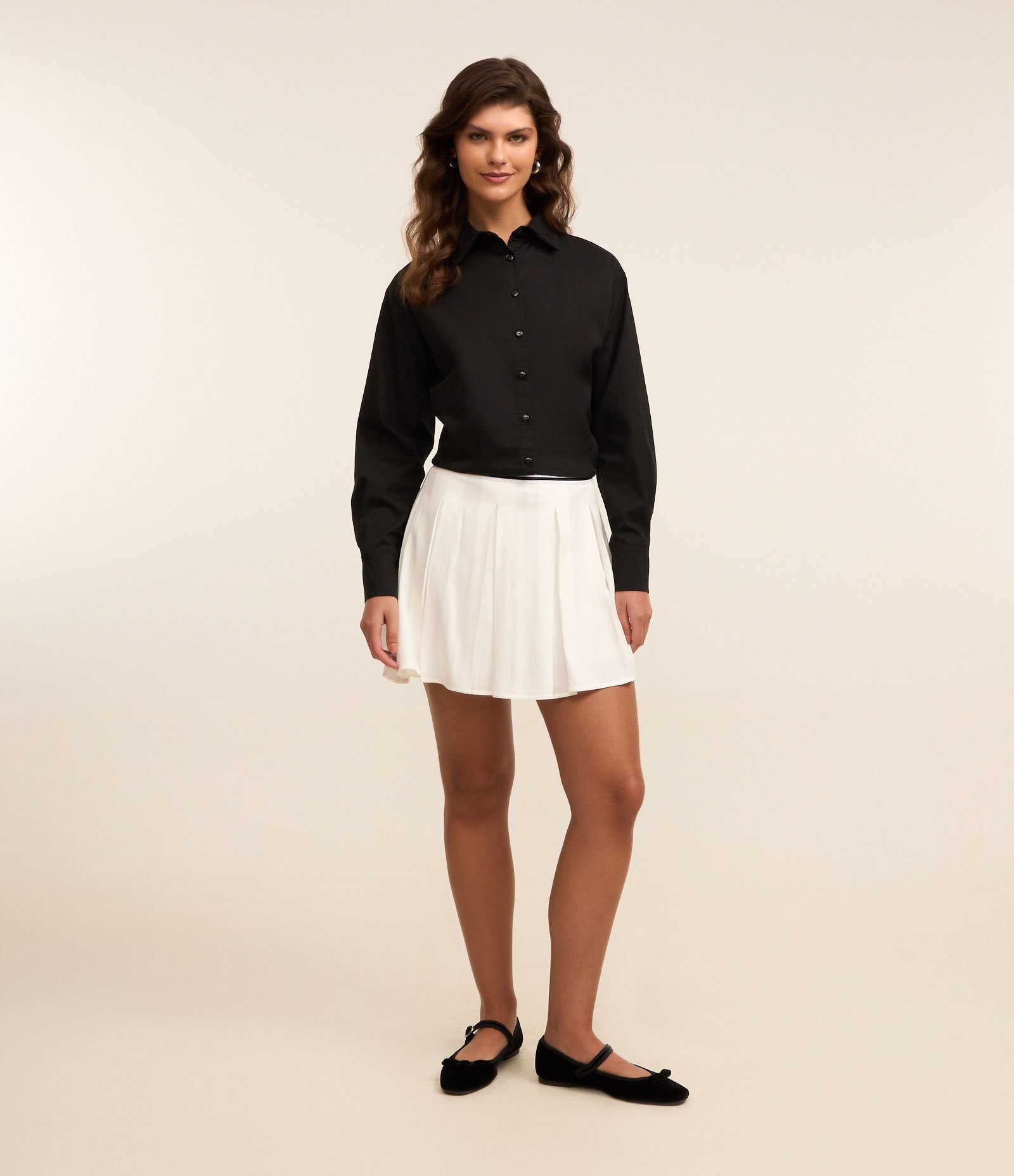 Camisa em Tricoline com Barra Arredondada e Botões Frontais Preto 2