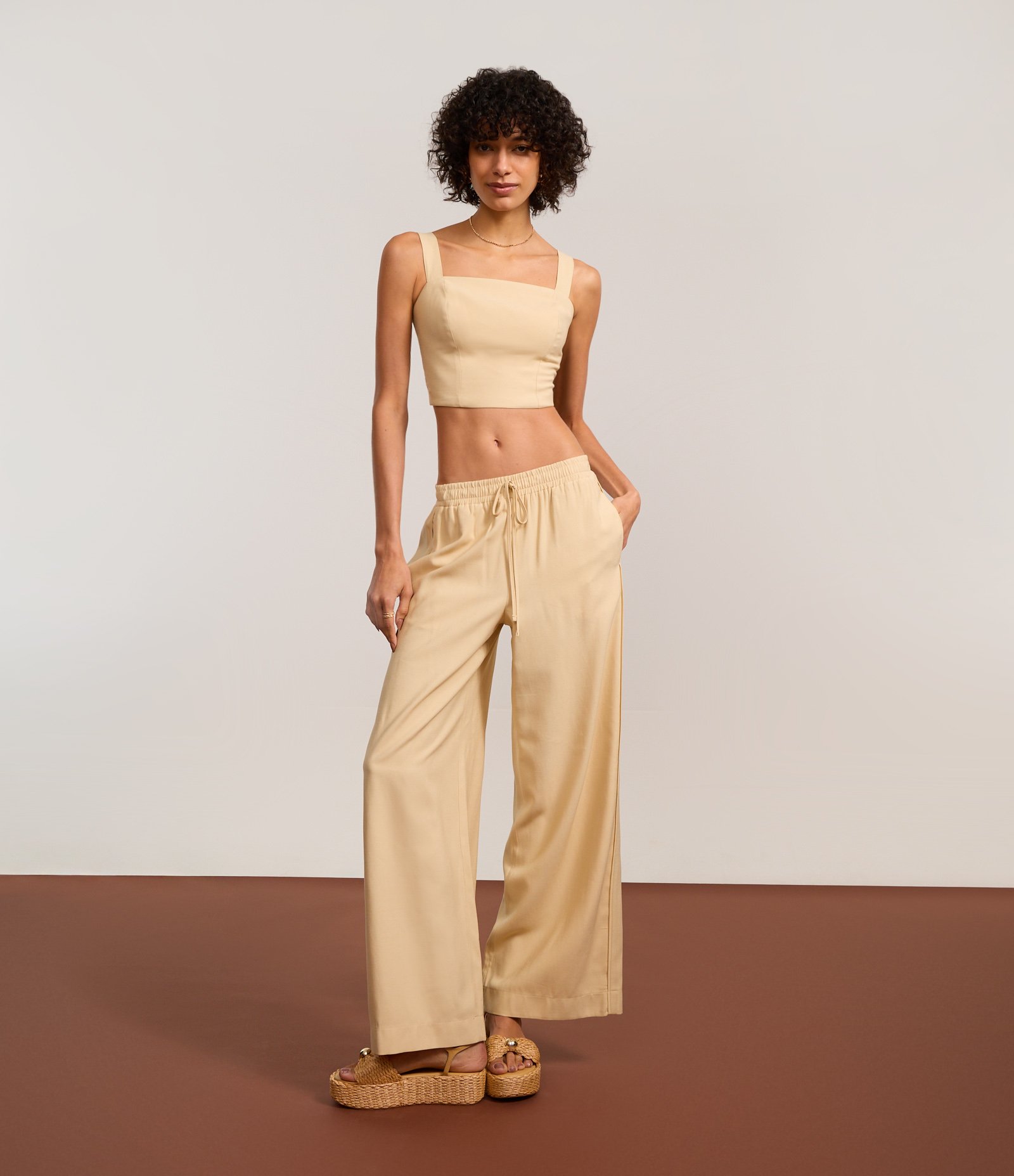 Calça Reta em Alfaiataria com Cintura Alta e Amarração no Cós Bege 5