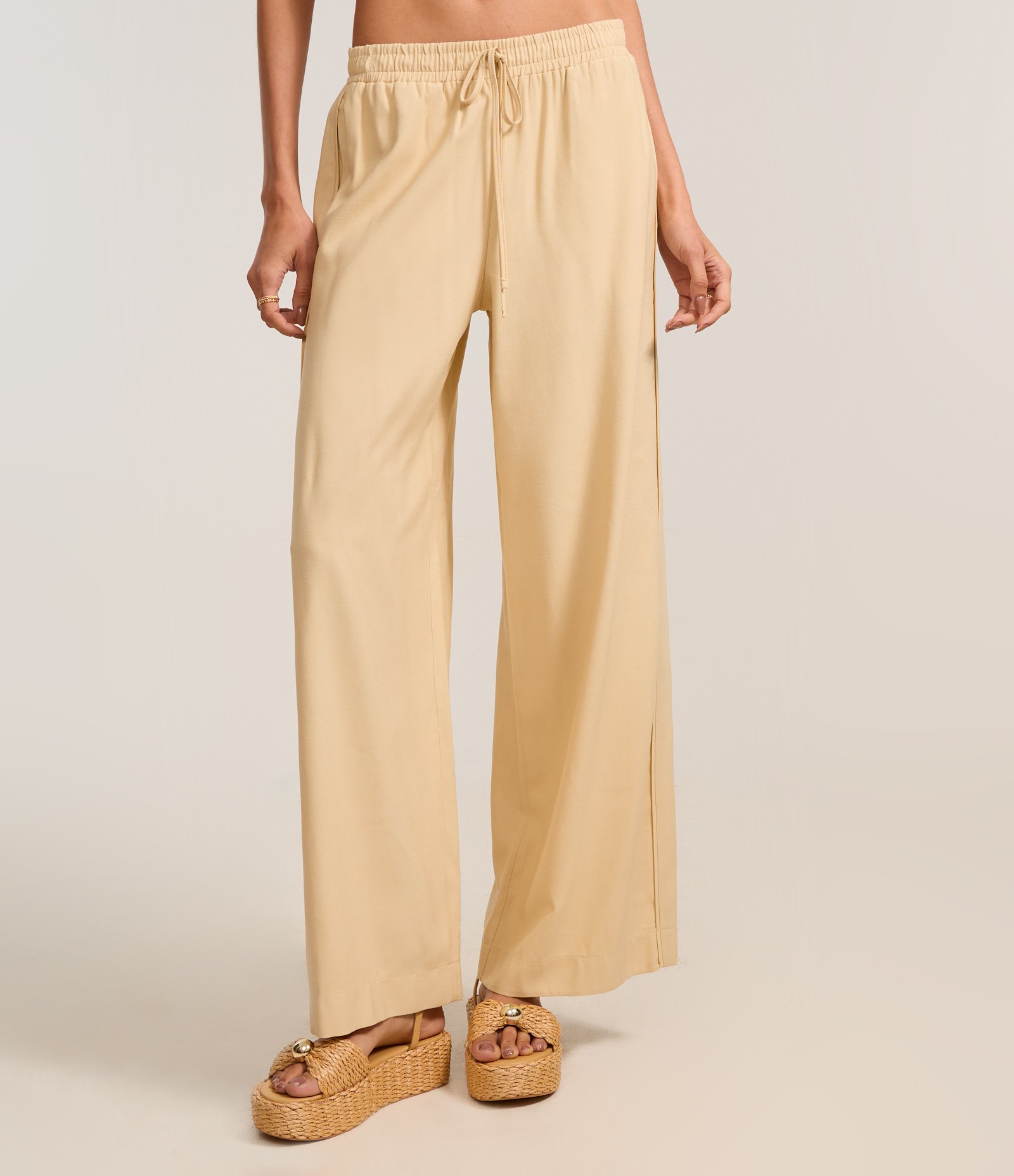 Calça Reta em Alfaiataria com Cintura Alta e Amarração no Cós Bege 3