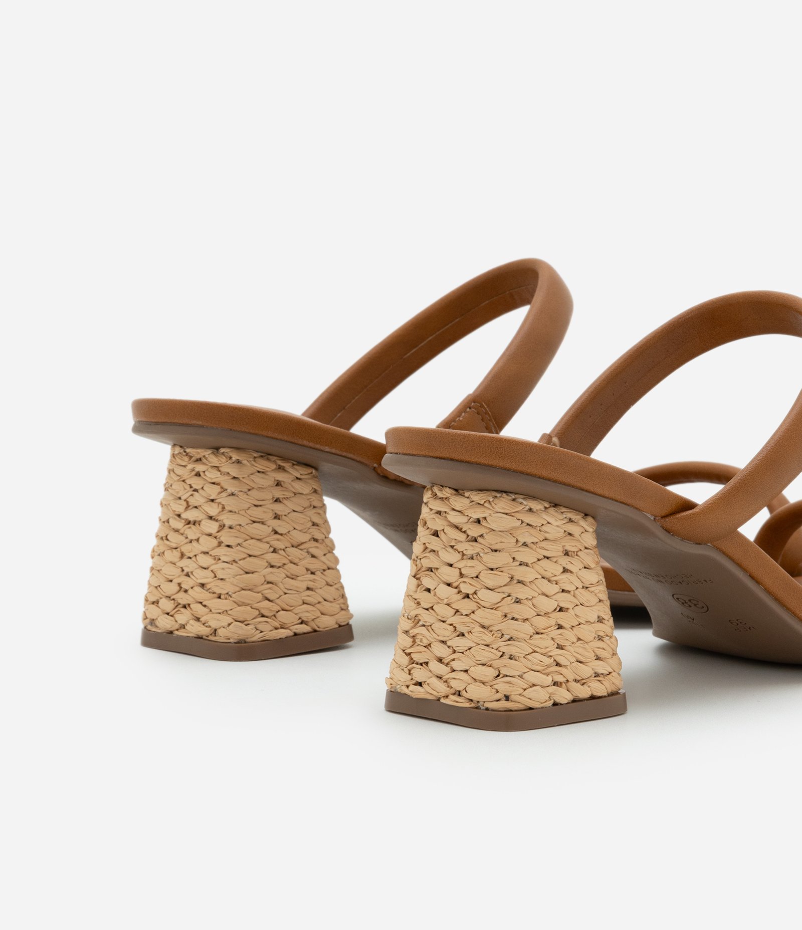 Sandália de Tiras com Salto Bloco e Efeito Ráfia Caramelo 5