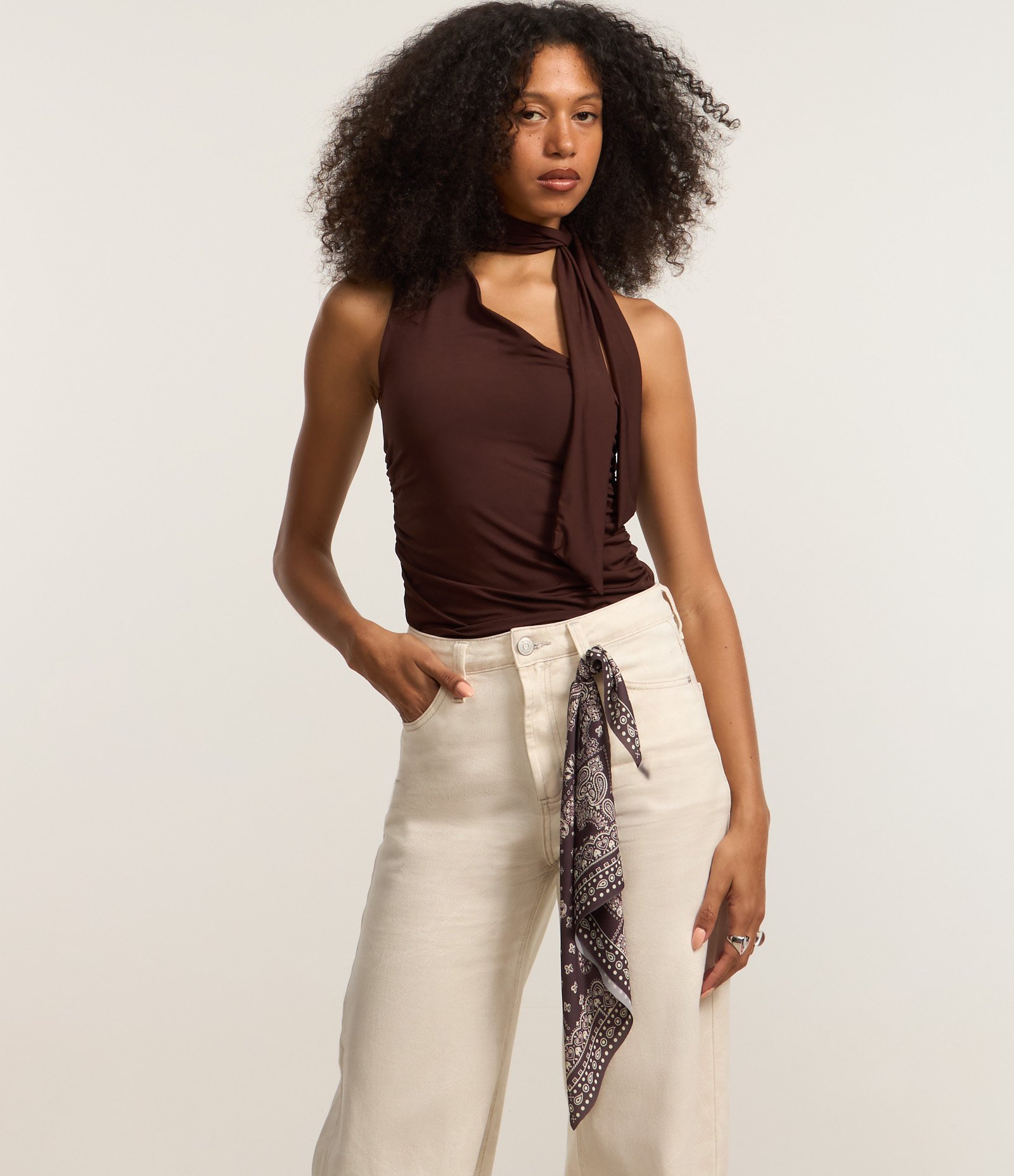 Calça Wide Leg em Sarja com Lenço de Estampa Paisley Off White 3