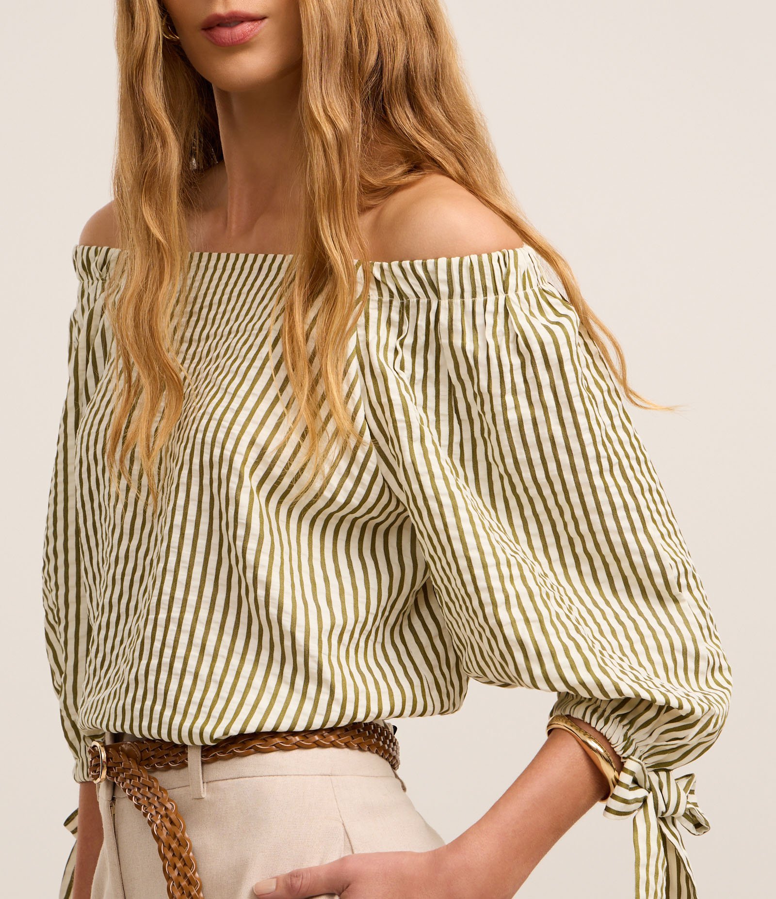 Blusa Listrada em Tricoline com Laço no Punho Verde 3