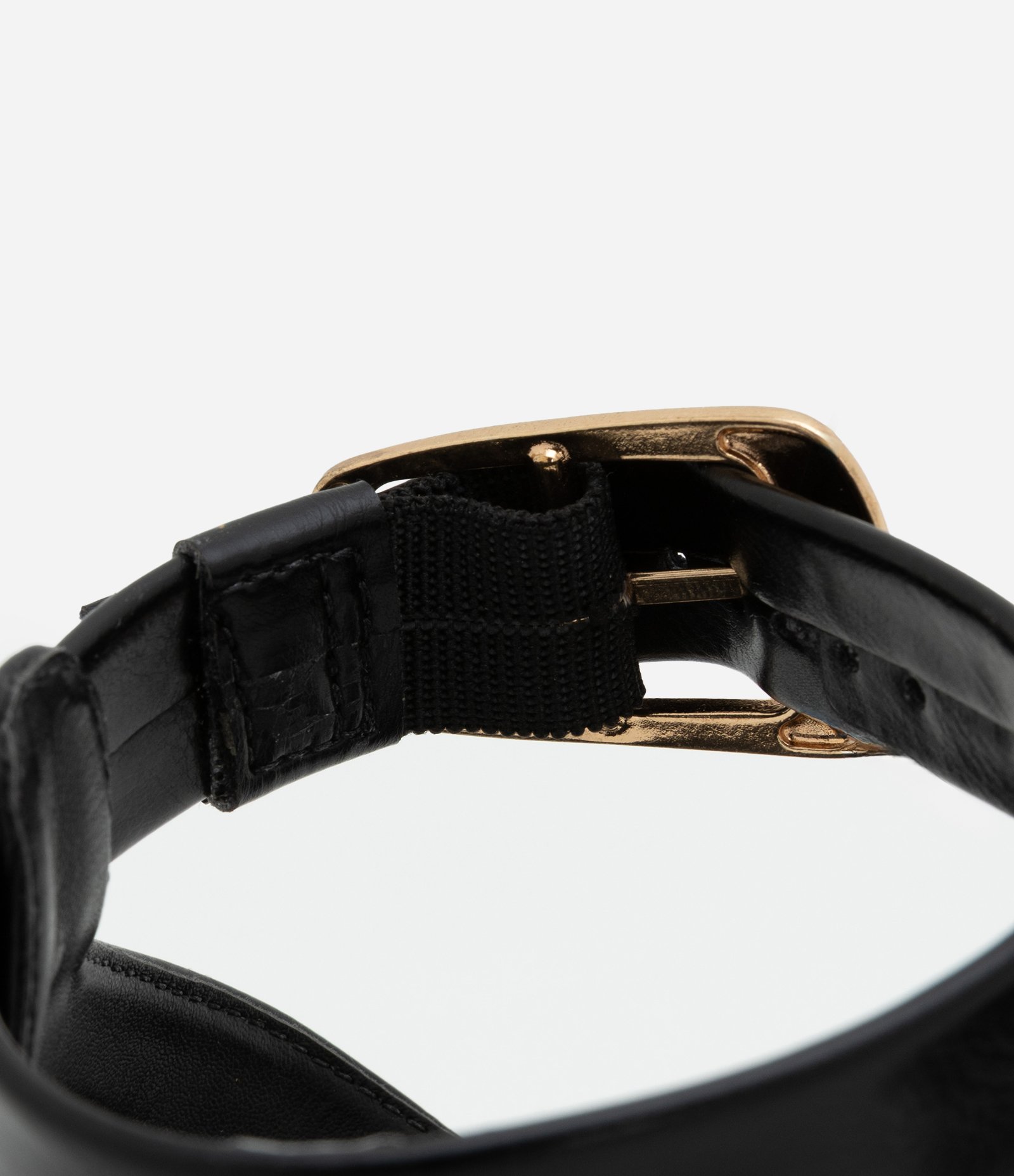 Sandália Rasteira em PU com Tiras Cruzadas e Fivela Preto 4