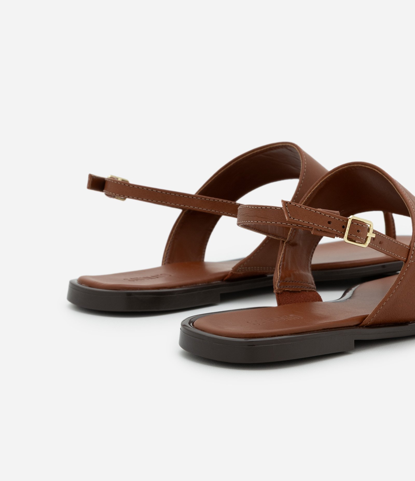 Sandália Rasteira de Couro com Fivela para Fechamento Marrom 6