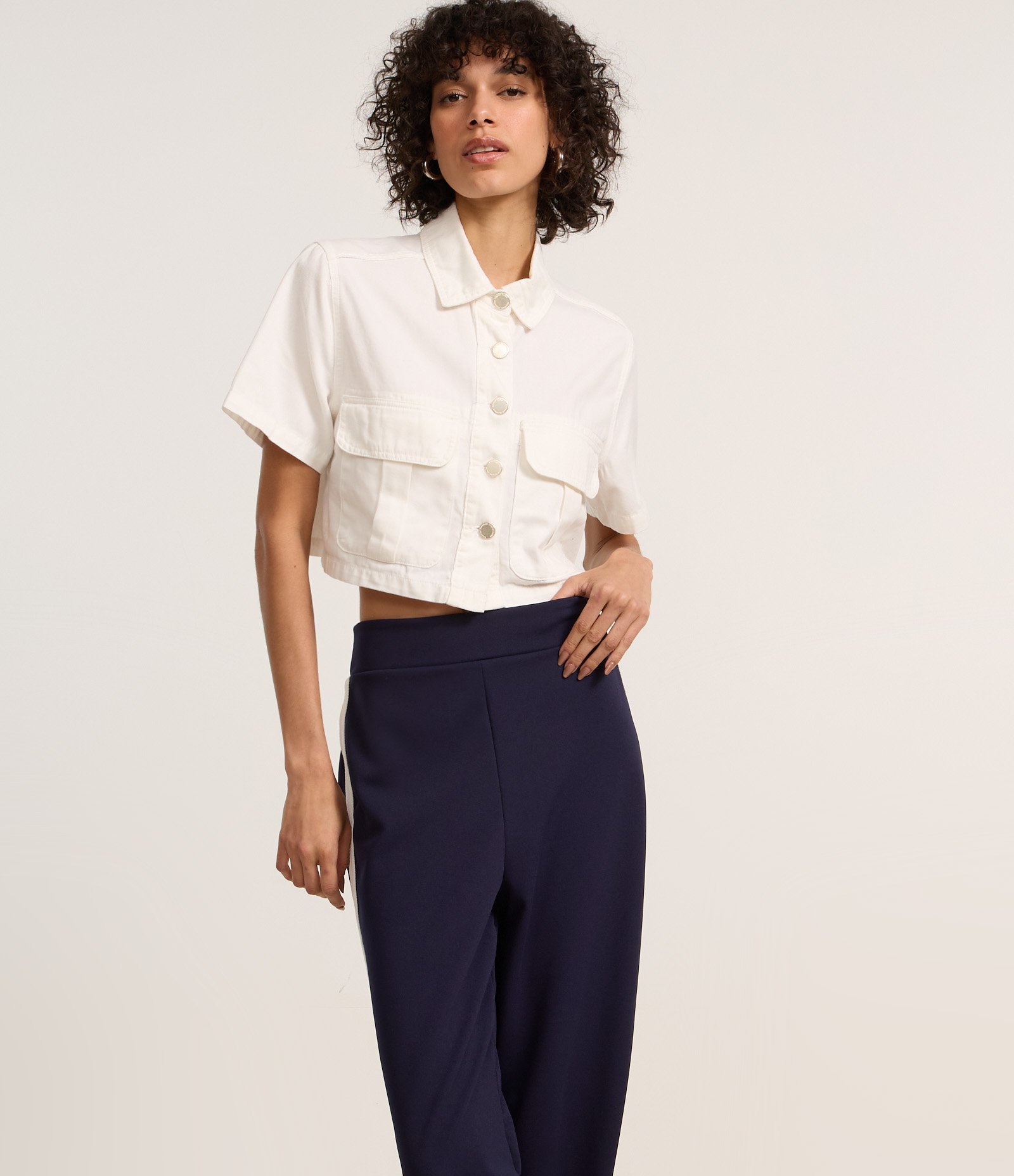 Calça Sportcore em Alfaiataria com Detalhe Lateral Azul Marinho 2