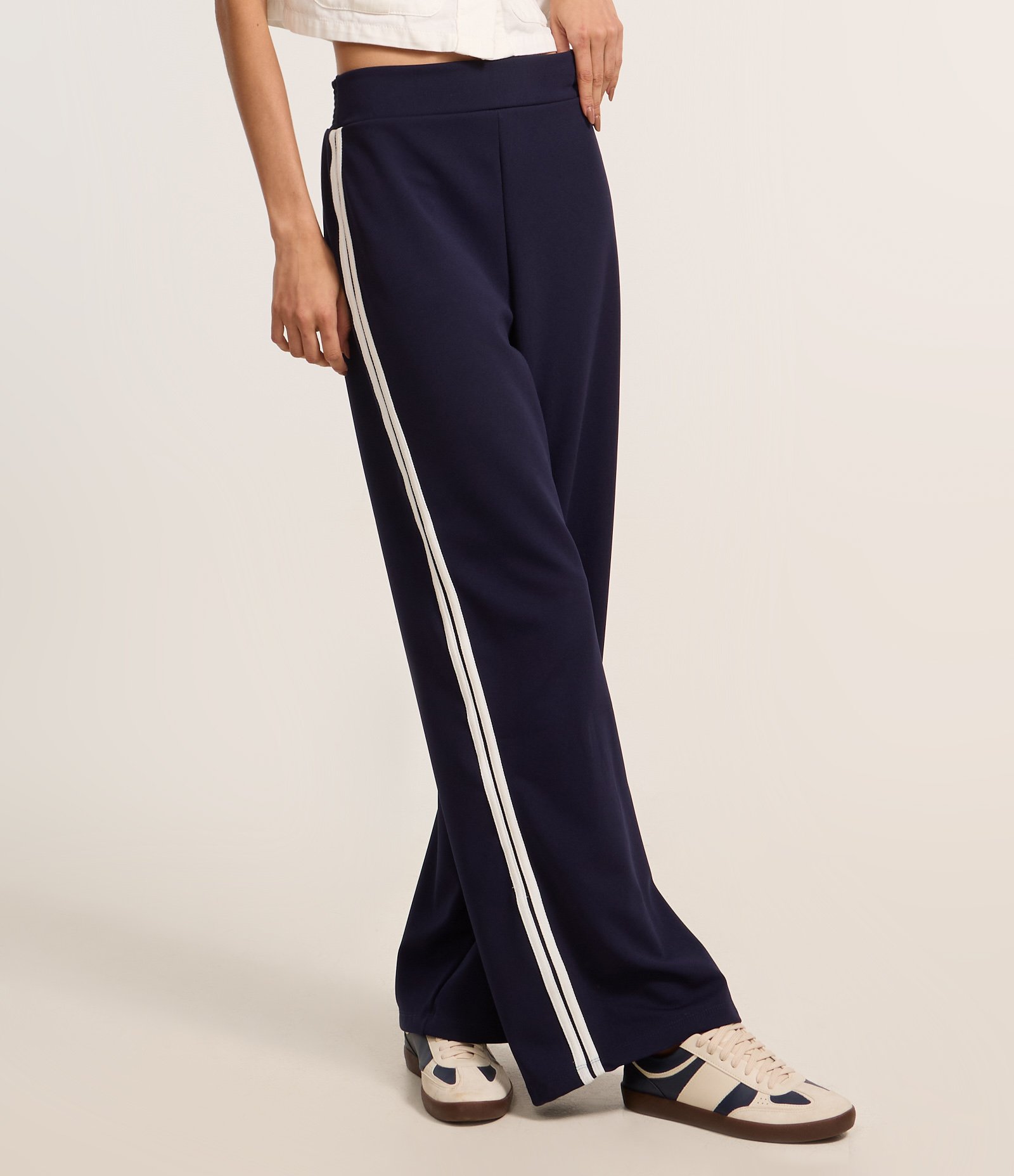 Calça Sportcore em Alfaiataria com Detalhe Lateral Azul Marinho 3