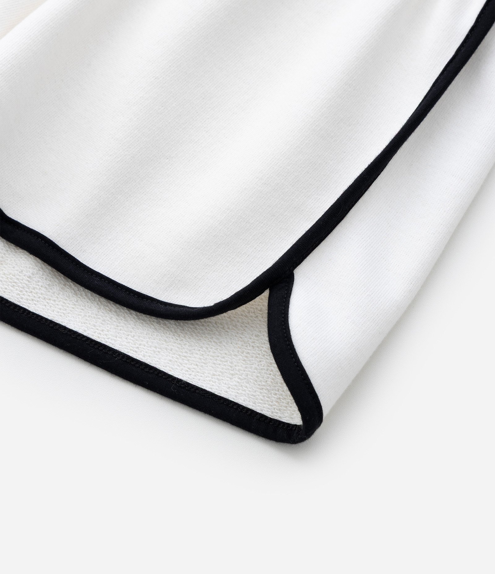 Short Runner Infantil em Moletom com Acabamento Contrastante - Tam 5 a 14 anos Branco 5