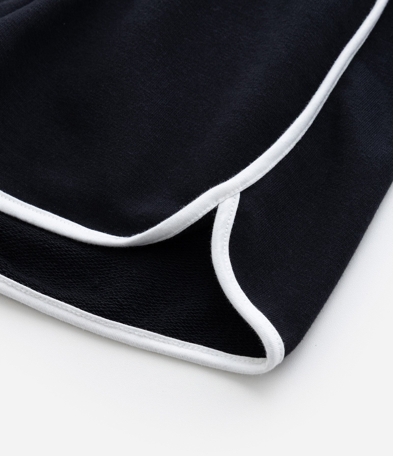 Short Runner Infantil em Moletom com Acabamento Contrastante - Tam 5 a 14 anos Preto 4