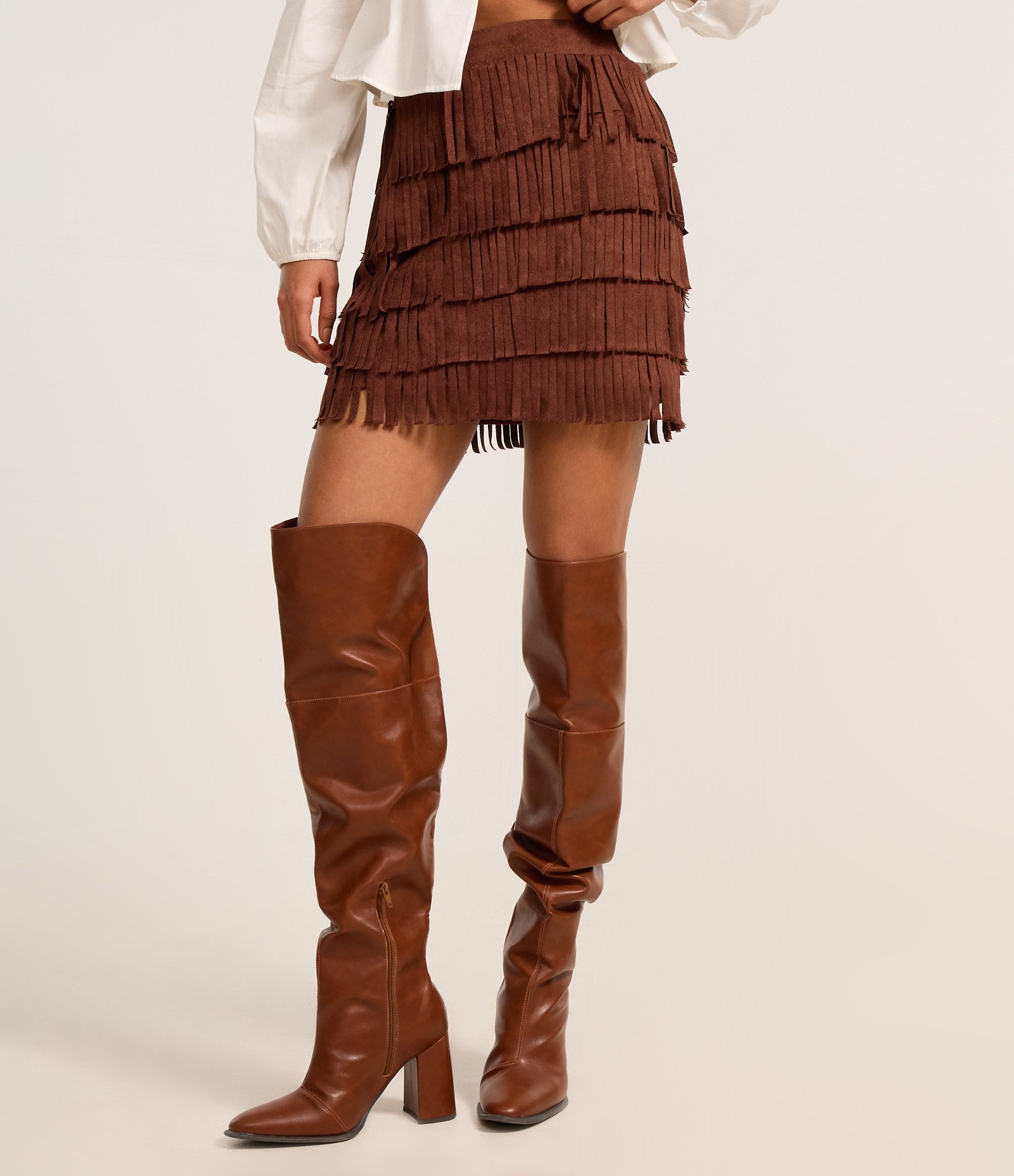 Saia Reta Estilo Folk em Suede com Camadas de Franjas Marrom Chocolate 3