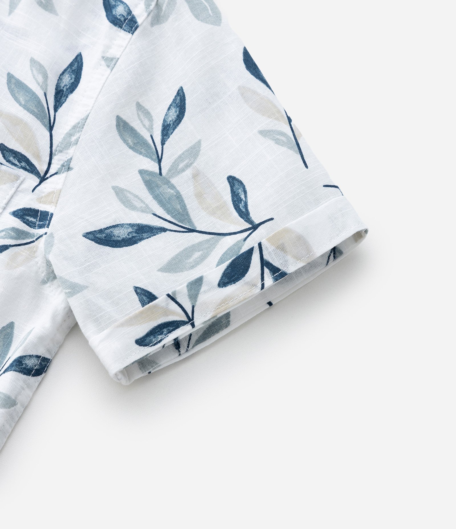 Camisa Infantil em Algodão com Estampa de Folhagens - Tam1 a 6 Anos Branco 3