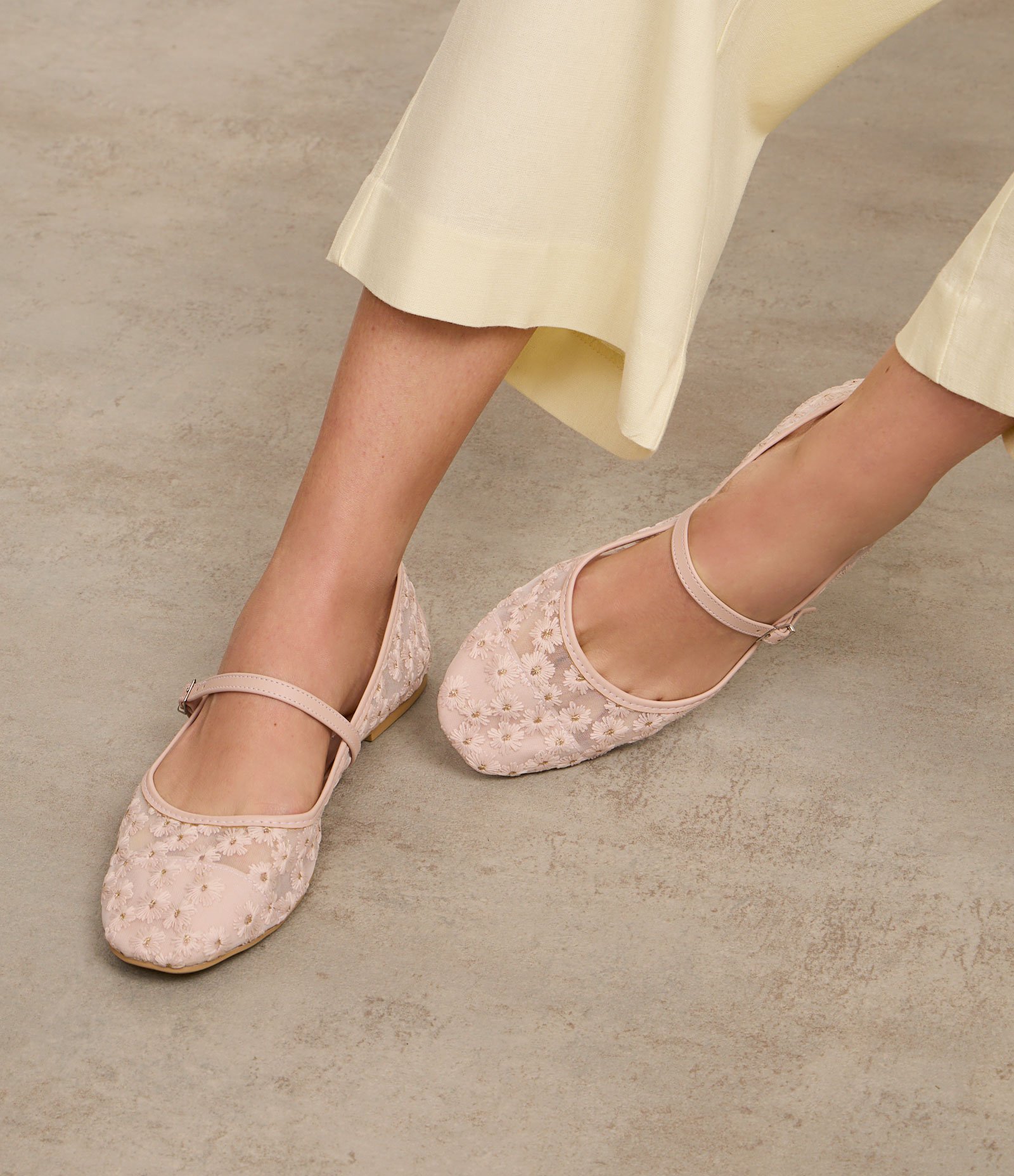 Sapatilha em Tela com Flores Bordadas Rosa 6