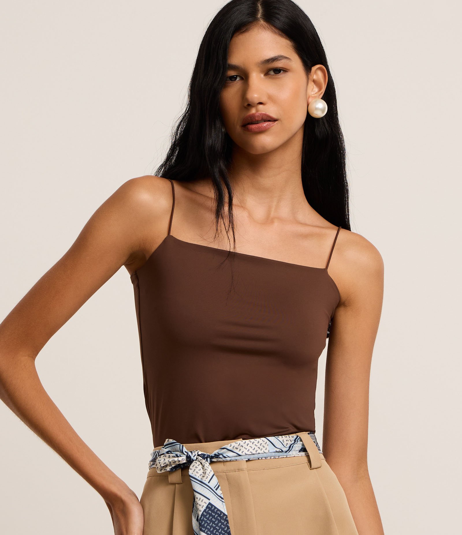 Blusa de Alça em Poliamida com Decote Reto Marrom 1