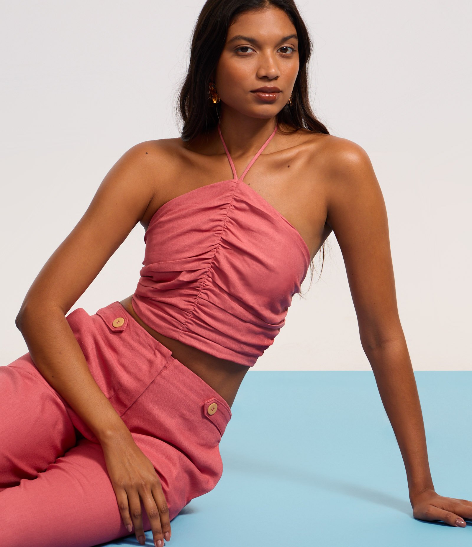 Blusa Cropped em Viscolinho Frente Única com Amarração no Pescoço Rosa 5