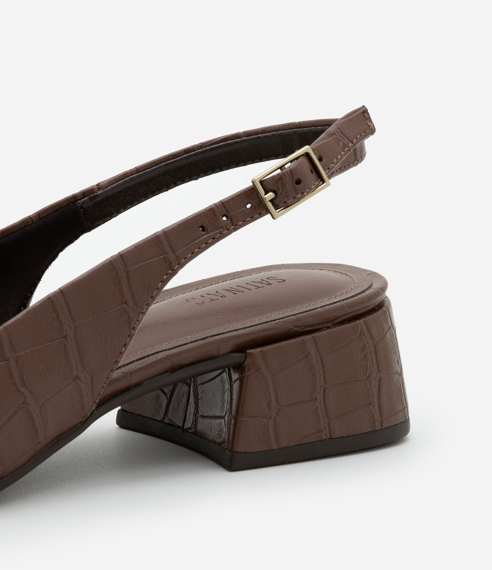 Sapato Scarpin Slingback em PU com Estampa Croco Marrom 6
