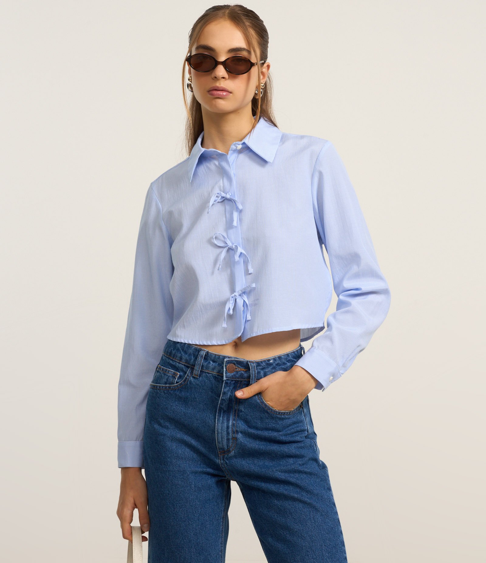 Camisa Cropped em Tricoline com Listras com Lacinhos Frontais Azul 3