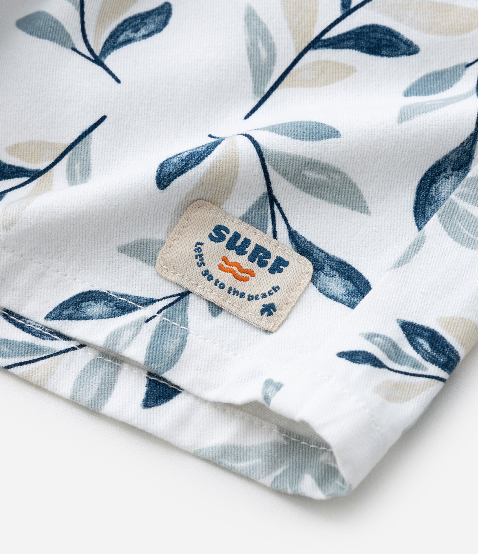 Bermuda Infantil de Banho em Sarja com Estampa Tropical - Tam 1 a 6 Anos Branco 8