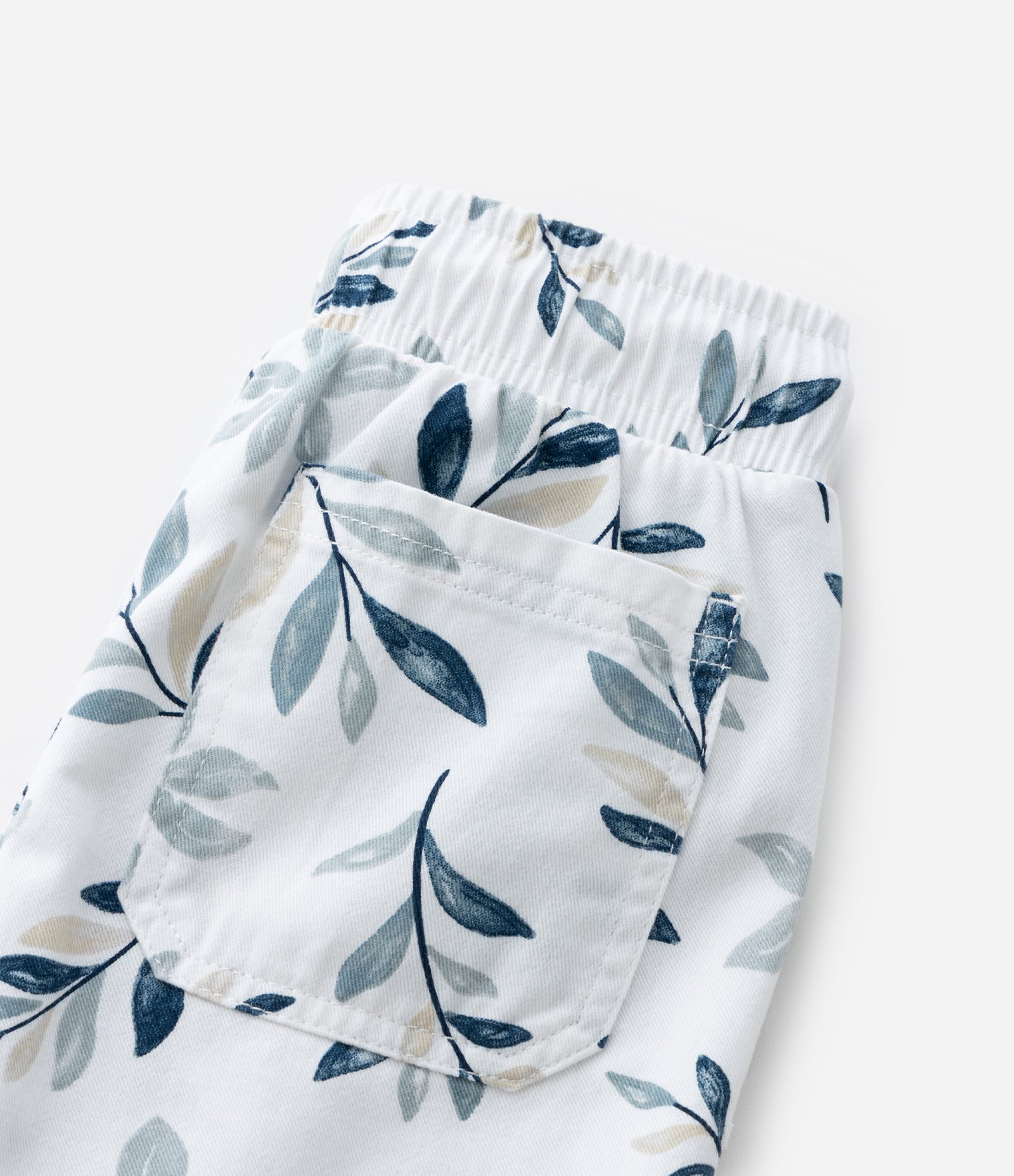 Bermuda Infantil de Banho em Sarja com Estampa Tropical - Tam 1 a 6 Anos Branco 4