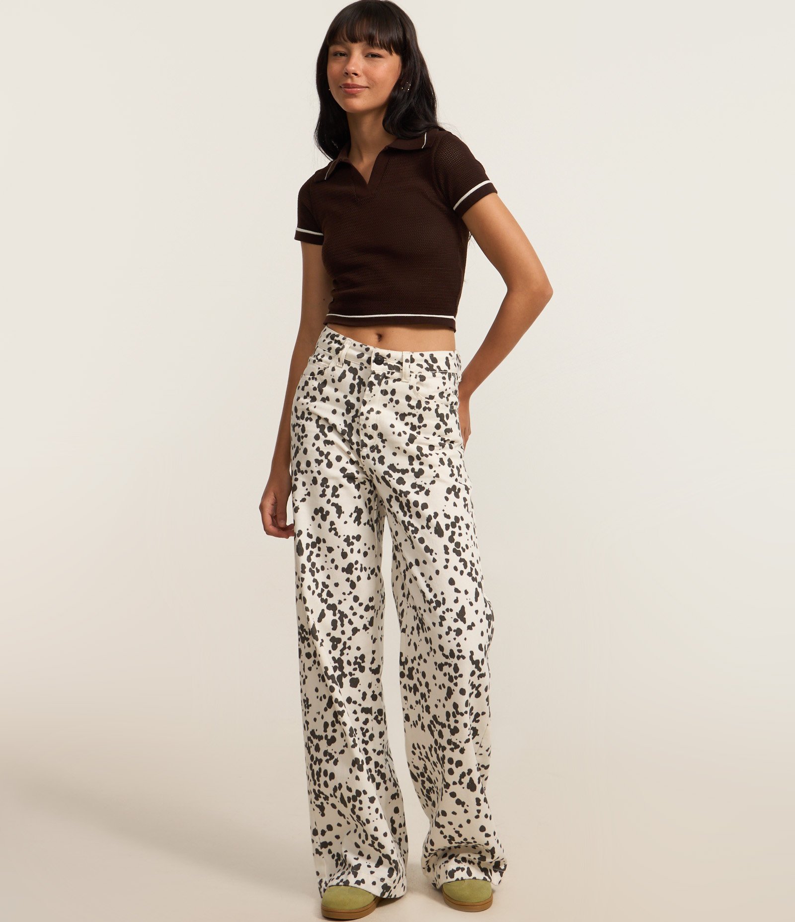 Blusa em Tricô com Gola Polo e Detalhe Contrastante Marrom 2