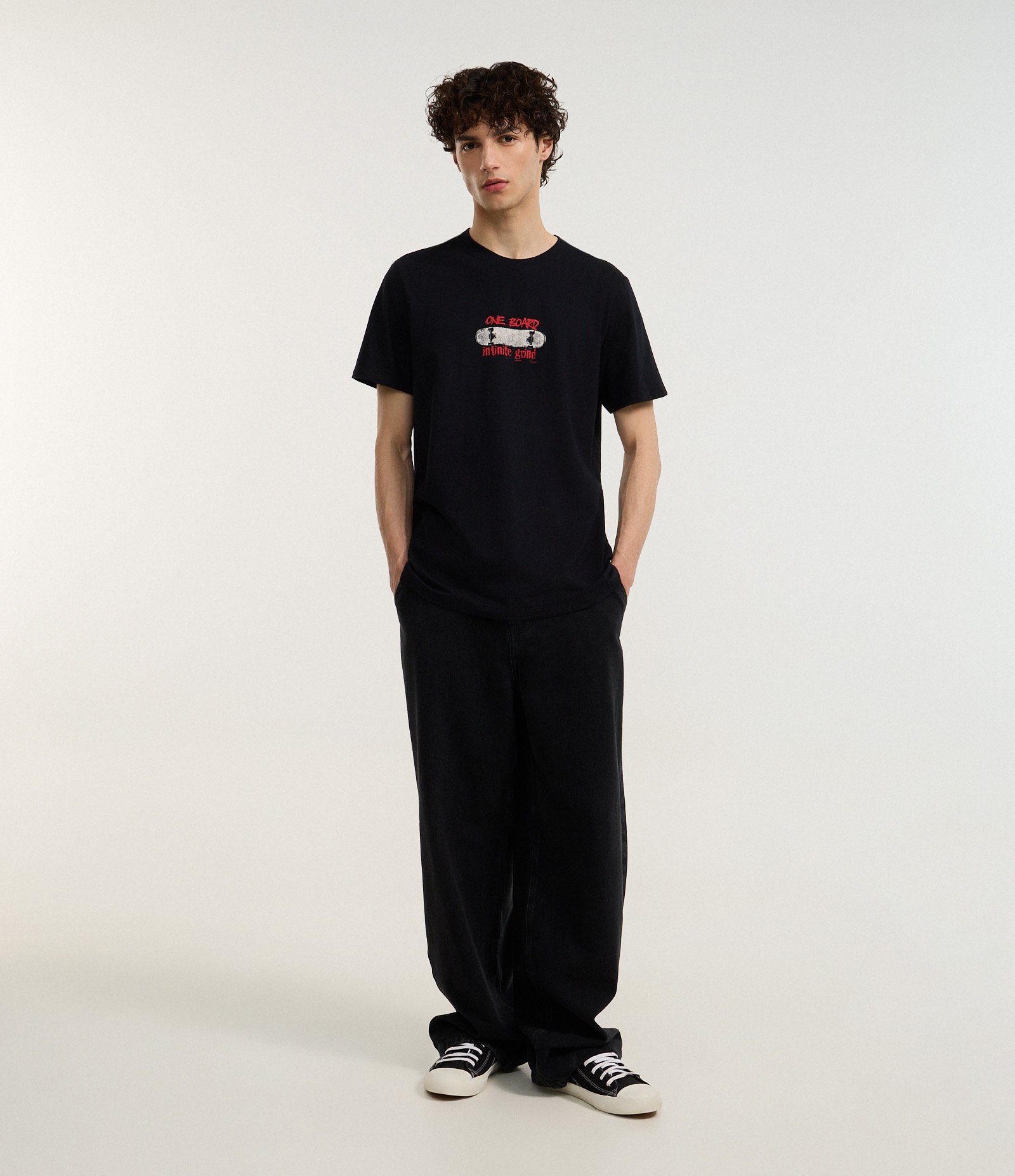 Camiseta Regular em Algodão com Estampa de Gato Skatista Preto 3