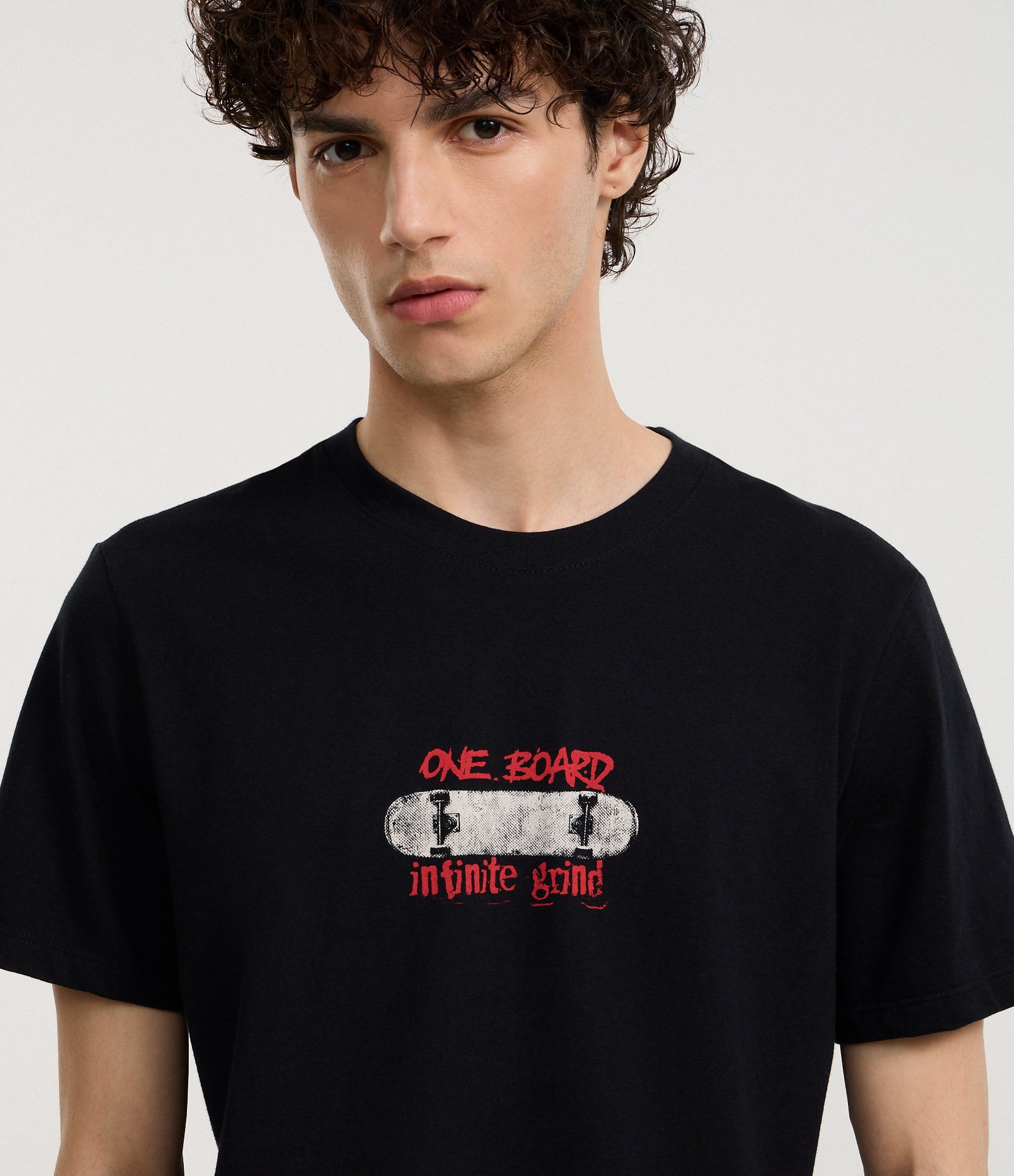 Camiseta Regular em Algodão com Estampa de Gato Skatista Preto 6