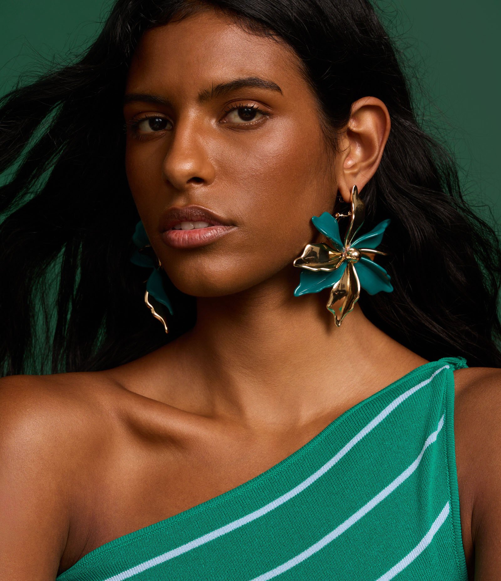 Blusa Ombro Só em Tricô com Listras Diagonais Verde 6