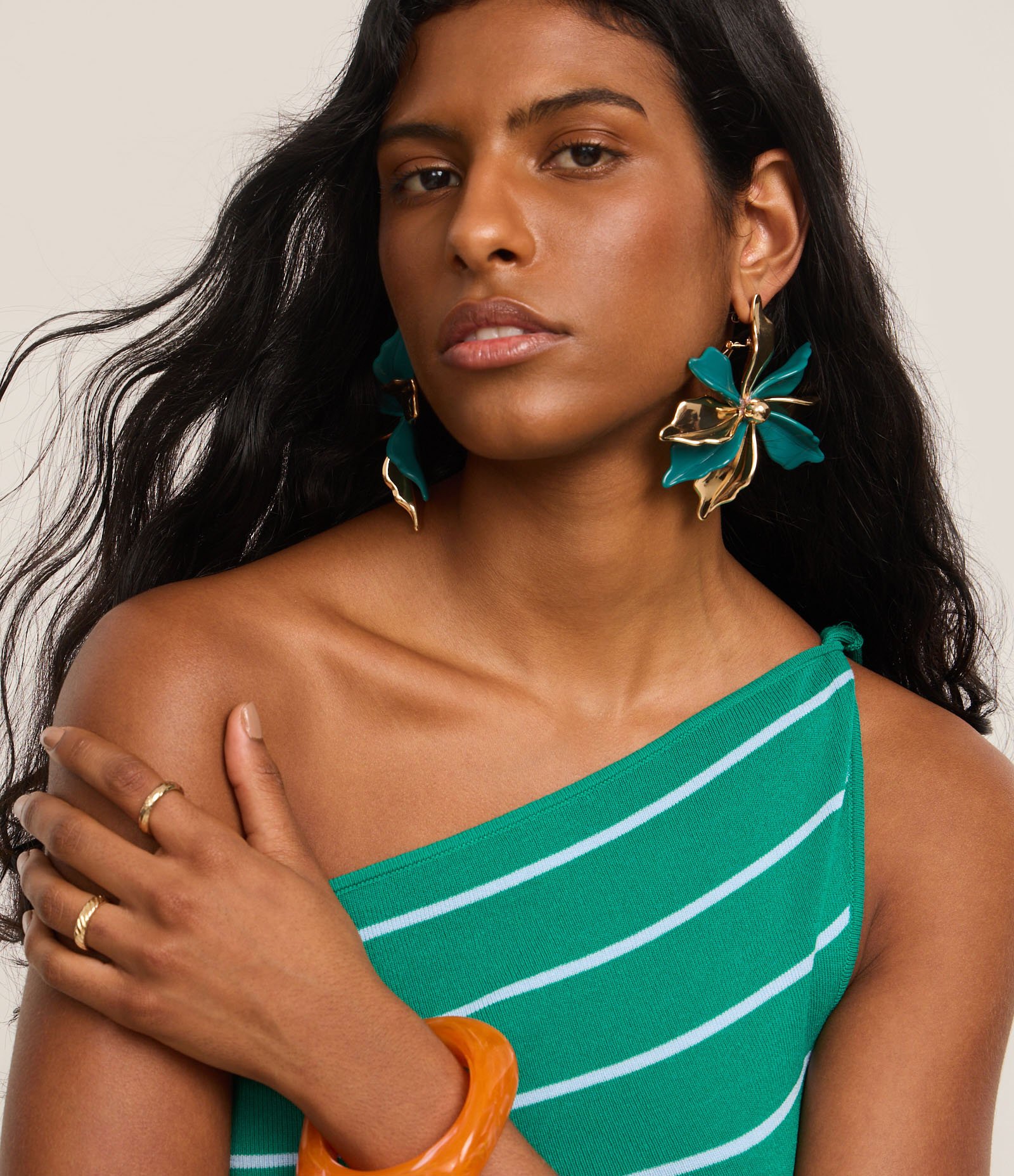 Blusa Ombro Só em Tricô com Listras Diagonais Verde 3