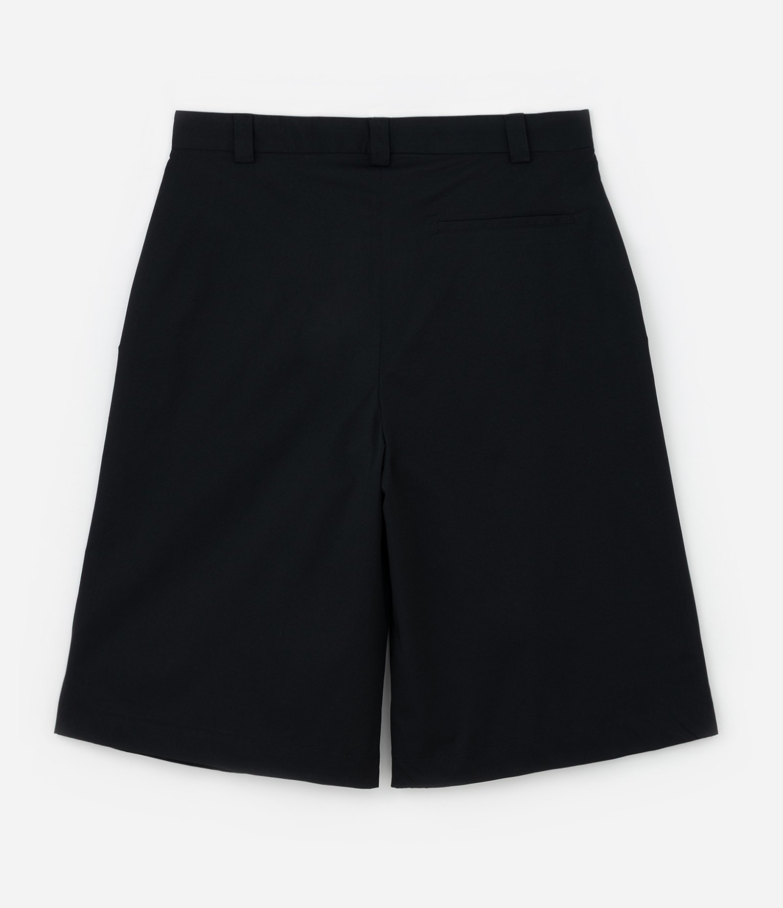 Bermuda em Sarja Super Baggy Alfaiatada com Pregas Preto 8