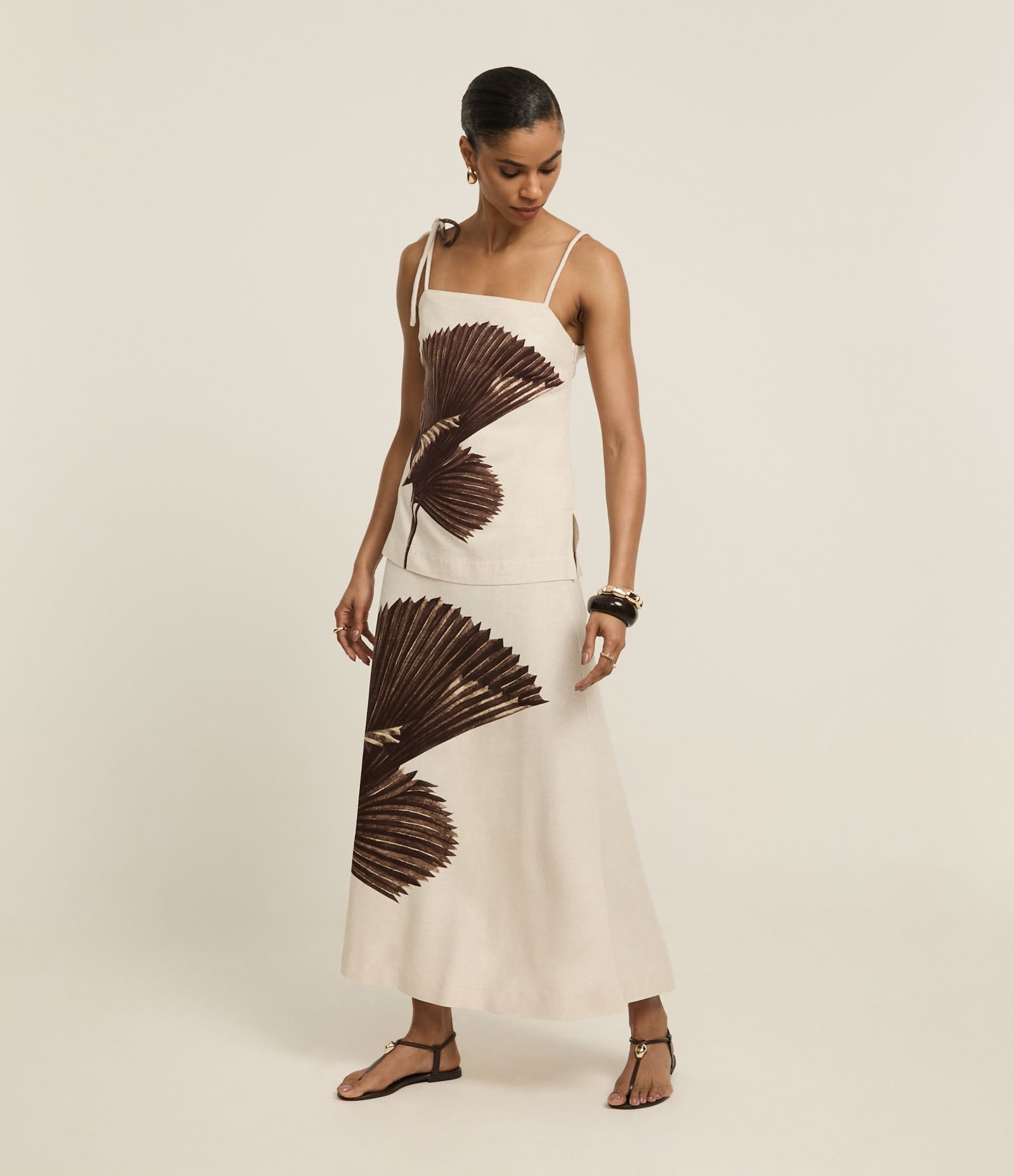 Saia Reta Midi em Viscolinho com Estampa Folhagem Bege 1