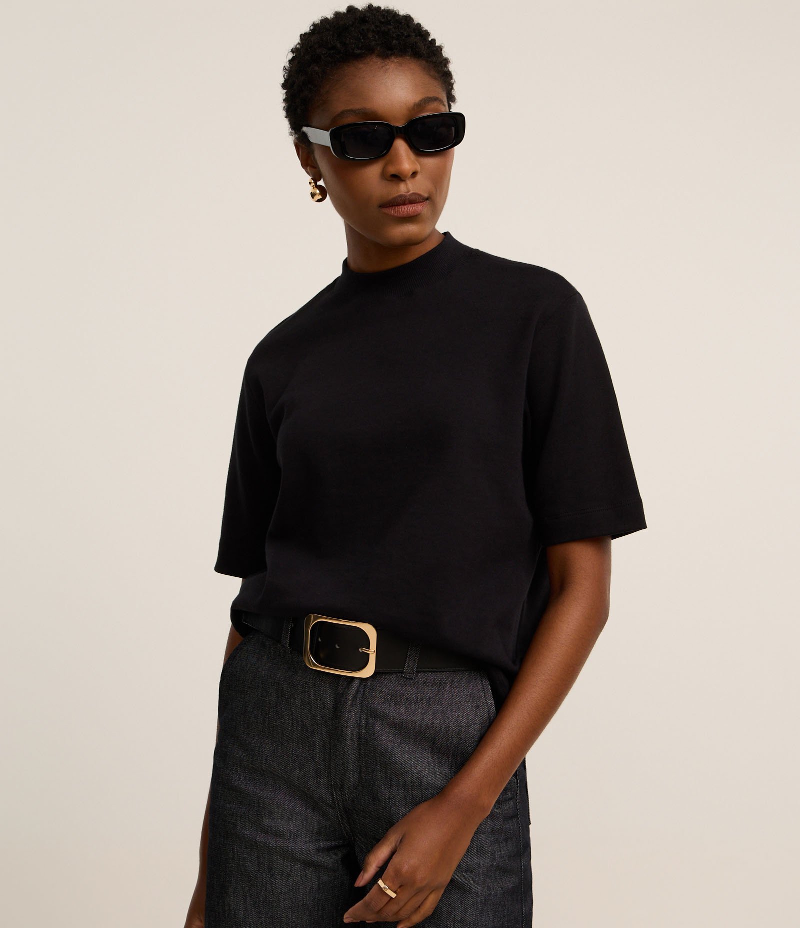 Camiseta em Ribana com Gola Redonda Preto 1