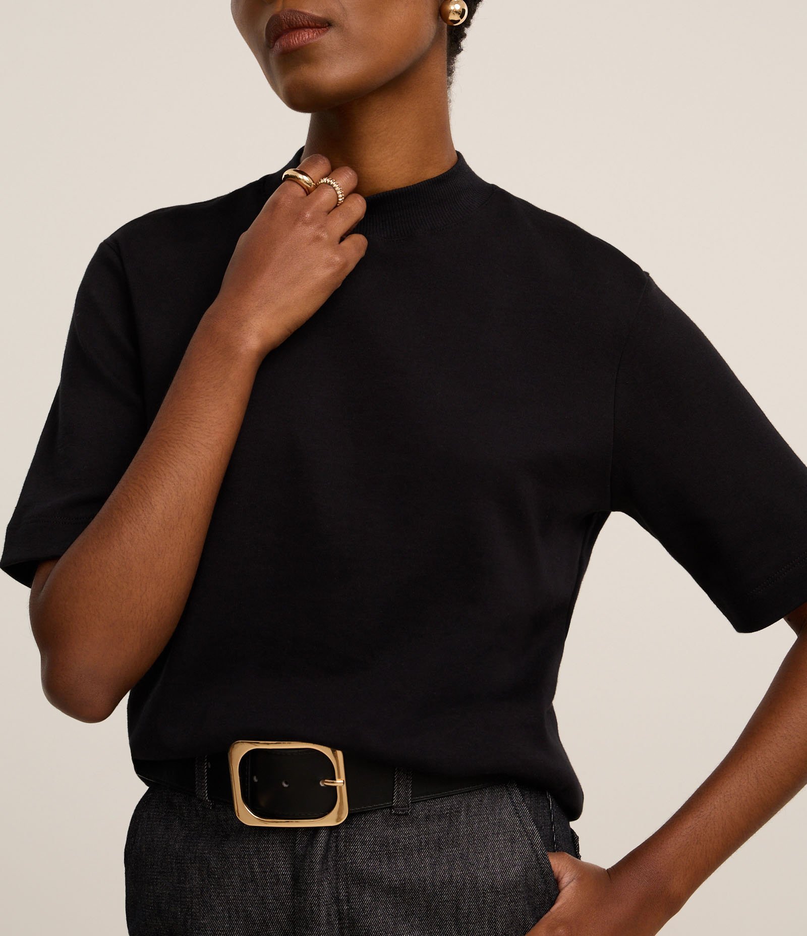 Camiseta em Ribana com Gola Redonda Preto 3