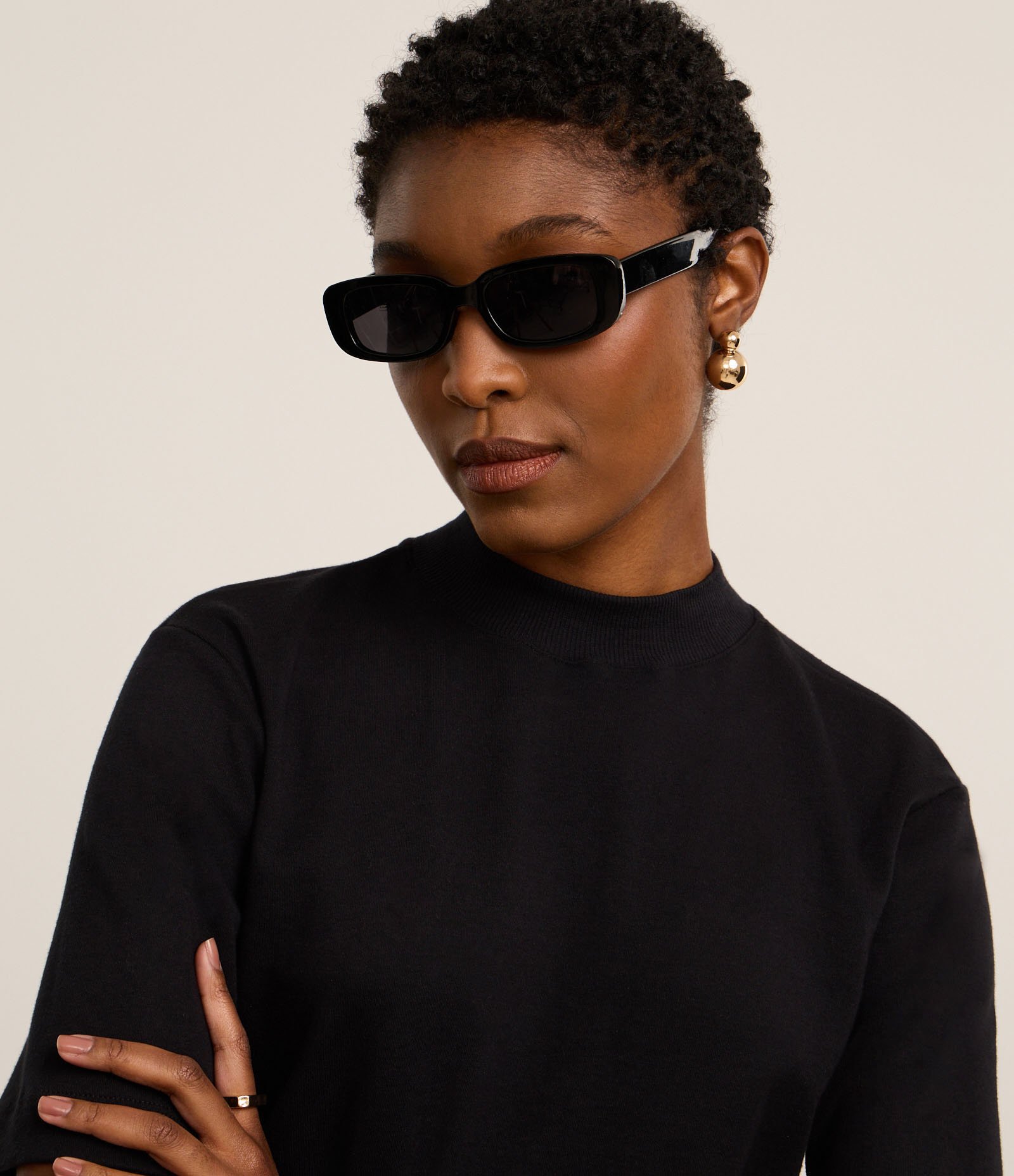 Camiseta em Ribana com Gola Redonda Preto 4